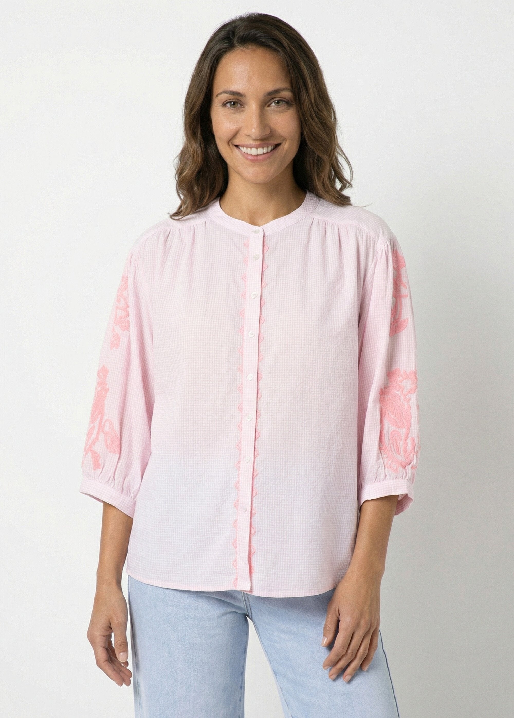 Blusa_holgada_de_cuadros_vichy_con_bordado_neón_Rosa_FA1_slim