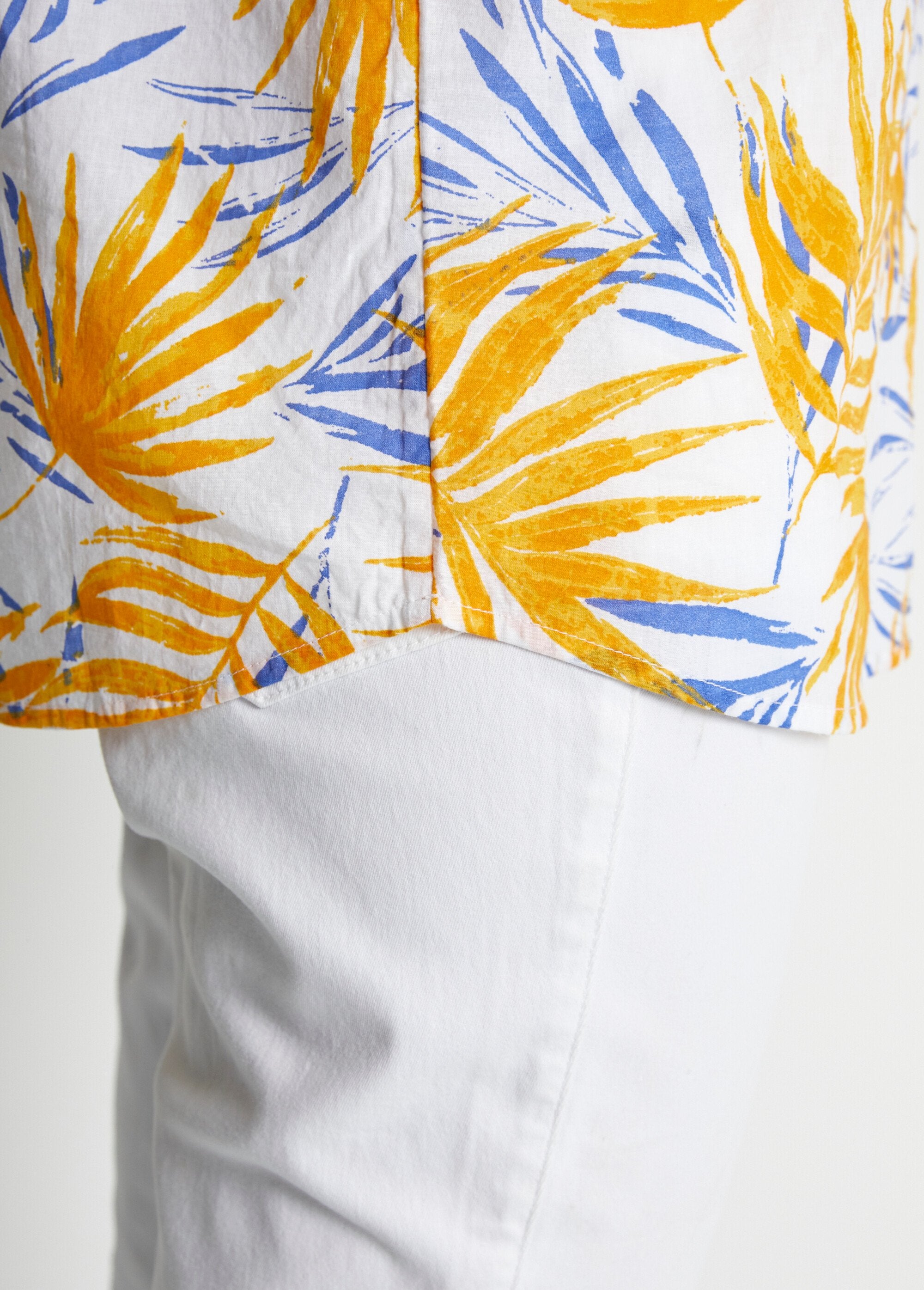 Blusa_larga_de_algodón_estampada_con_botones_Estampado_amarillo_DE4_slim