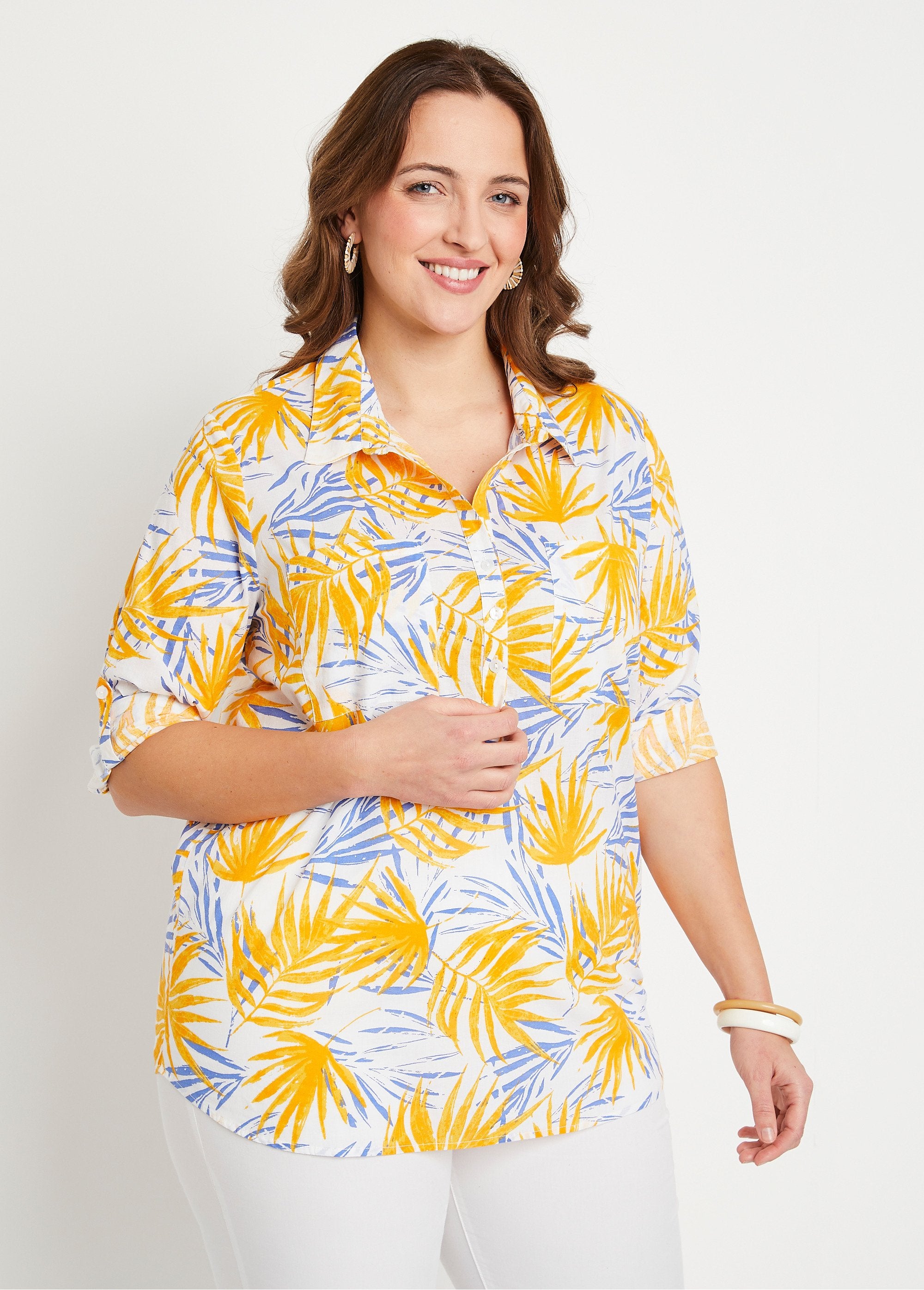 Blusa_larga_de_algodón_estampada_con_botones_Estampado_amarillo_FA1_curvy