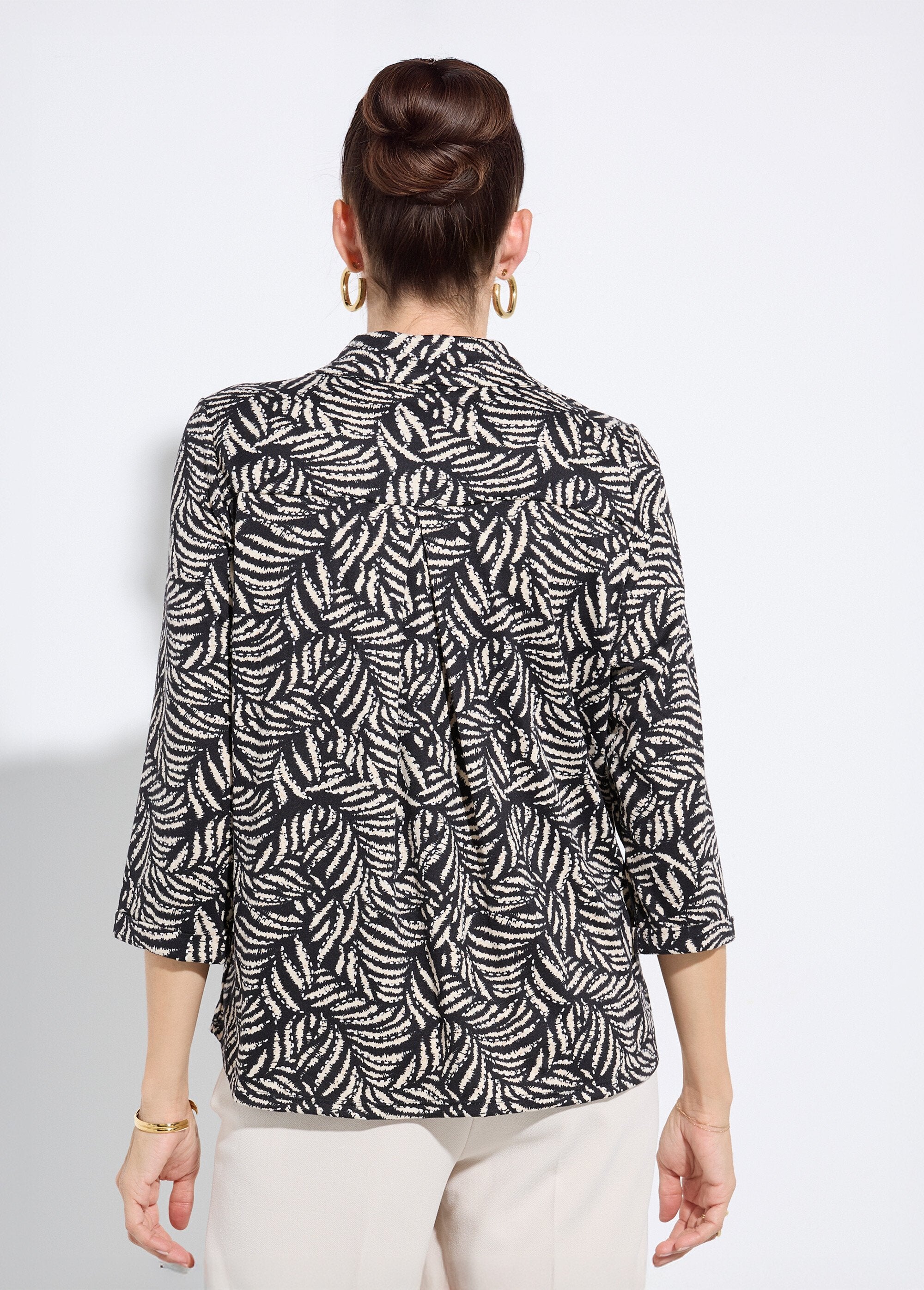 Chemisier_fluide_feuillage_et_col_tailleur_Noir_et_ecru_DO1_slim