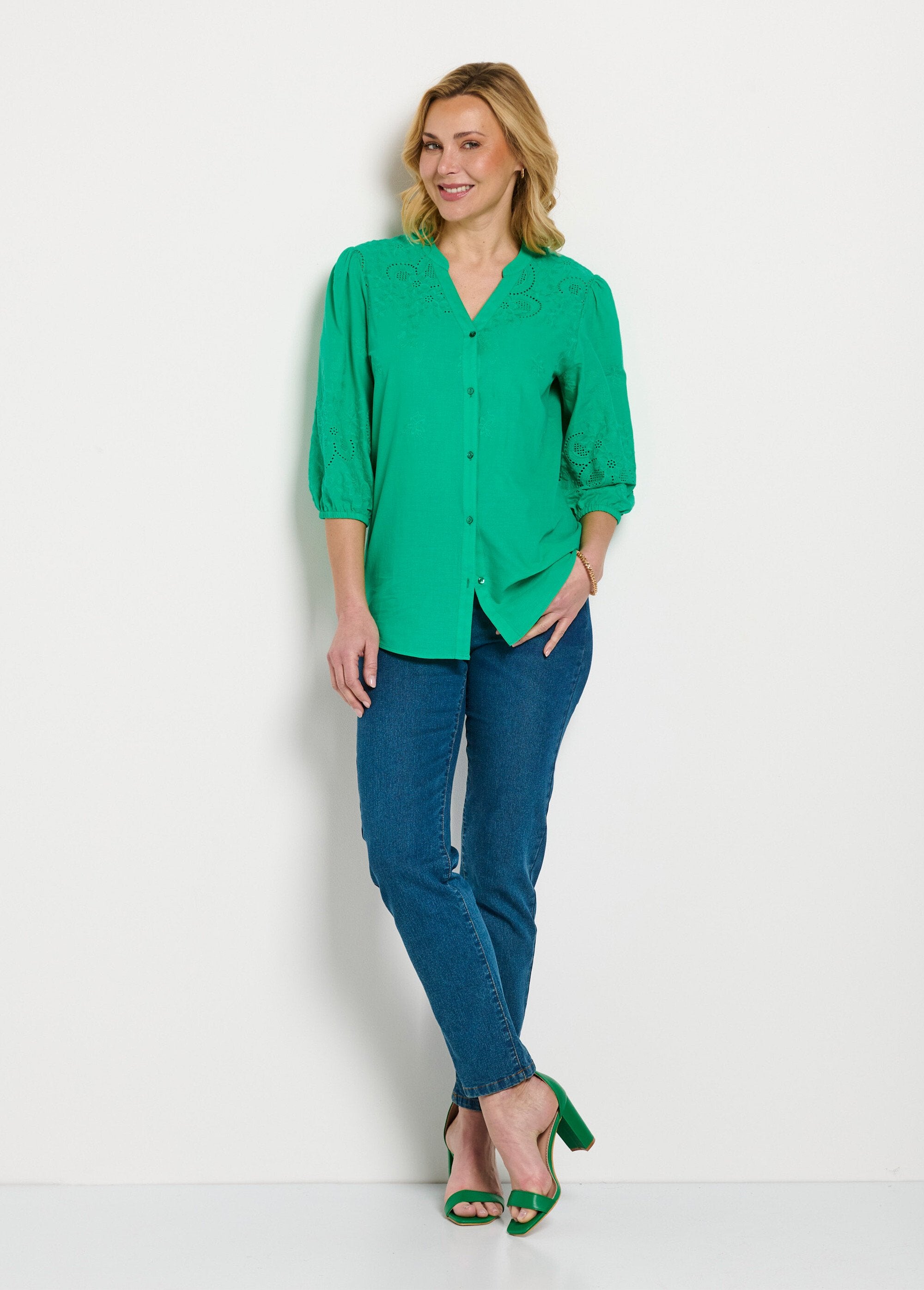 Blusa_larga_de_algodón_bordada_con_manga_3/4_Verde_SF1_slim