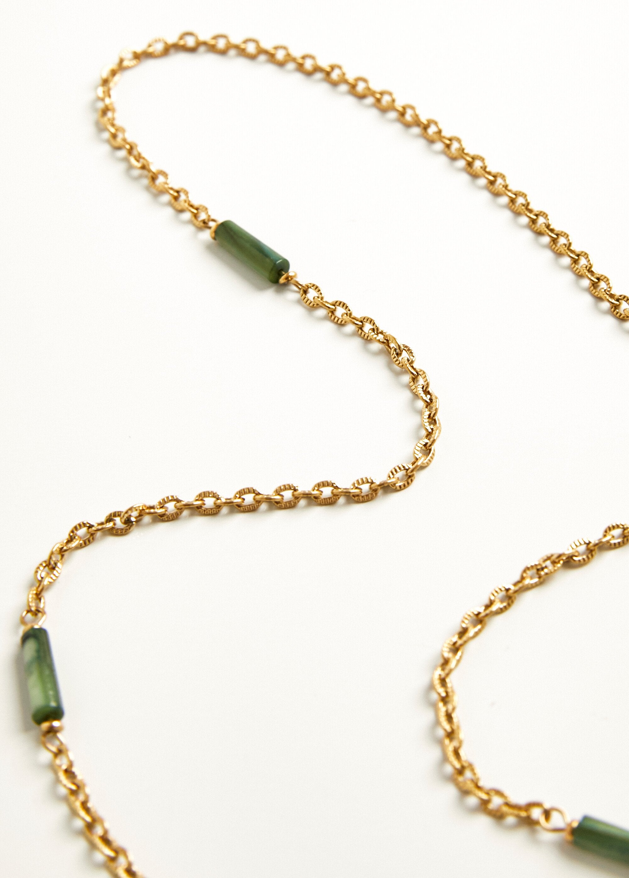 Collar_de_perlas_de_acero_y_piedra_Dorado_DE3_slim
