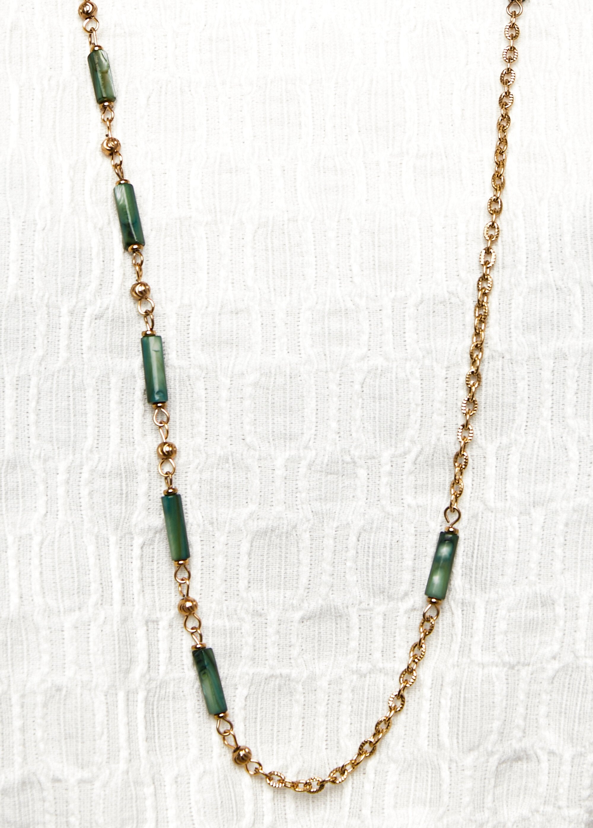 Collar_de_perlas_de_acero_y_piedra_Dorado_FA2_slim