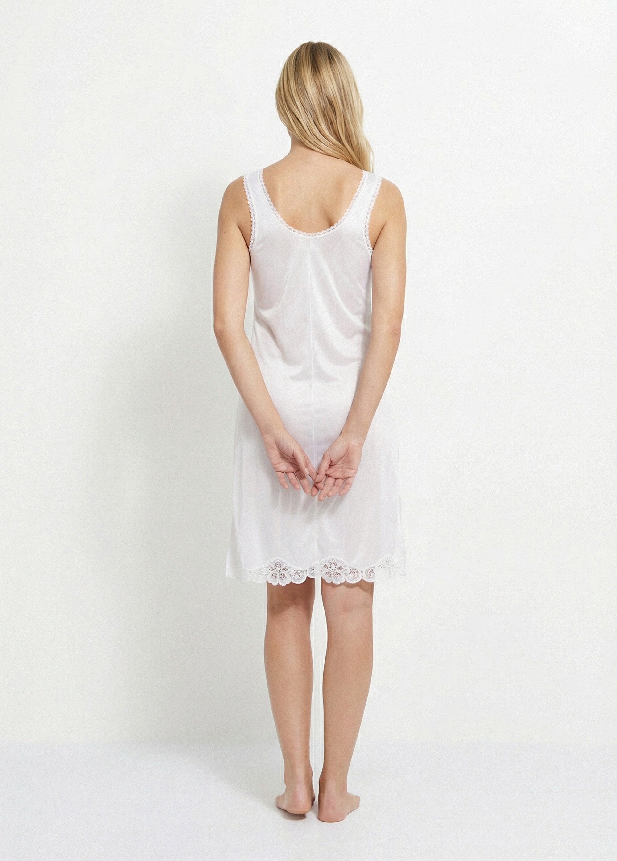 Vestido_lencero_de_malla_satinada_100_cm_Madre_perla_DO1_slim