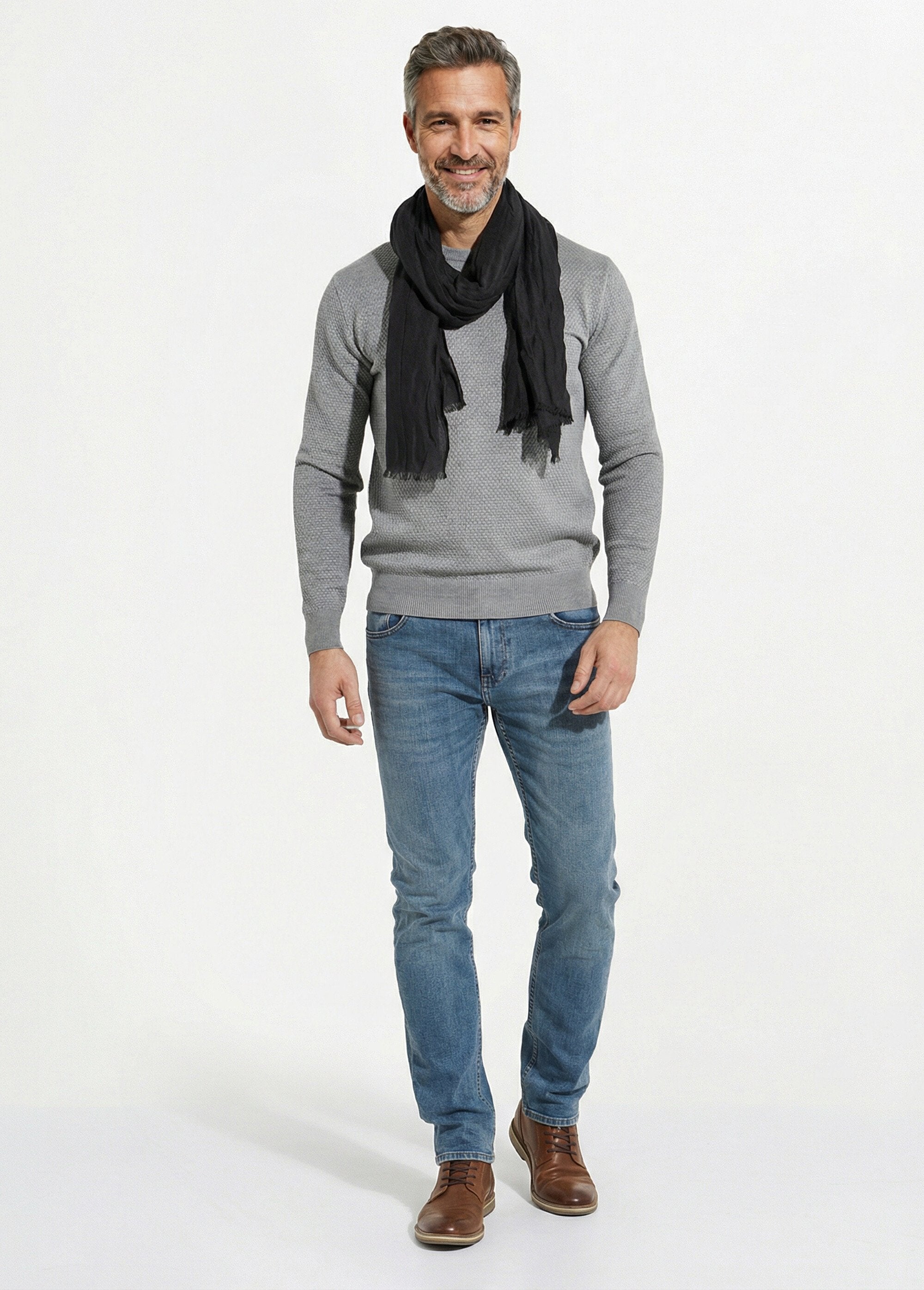 Pañuelo_tipo_chèche_con_flecos_pequeños_Negro_SF1_slim