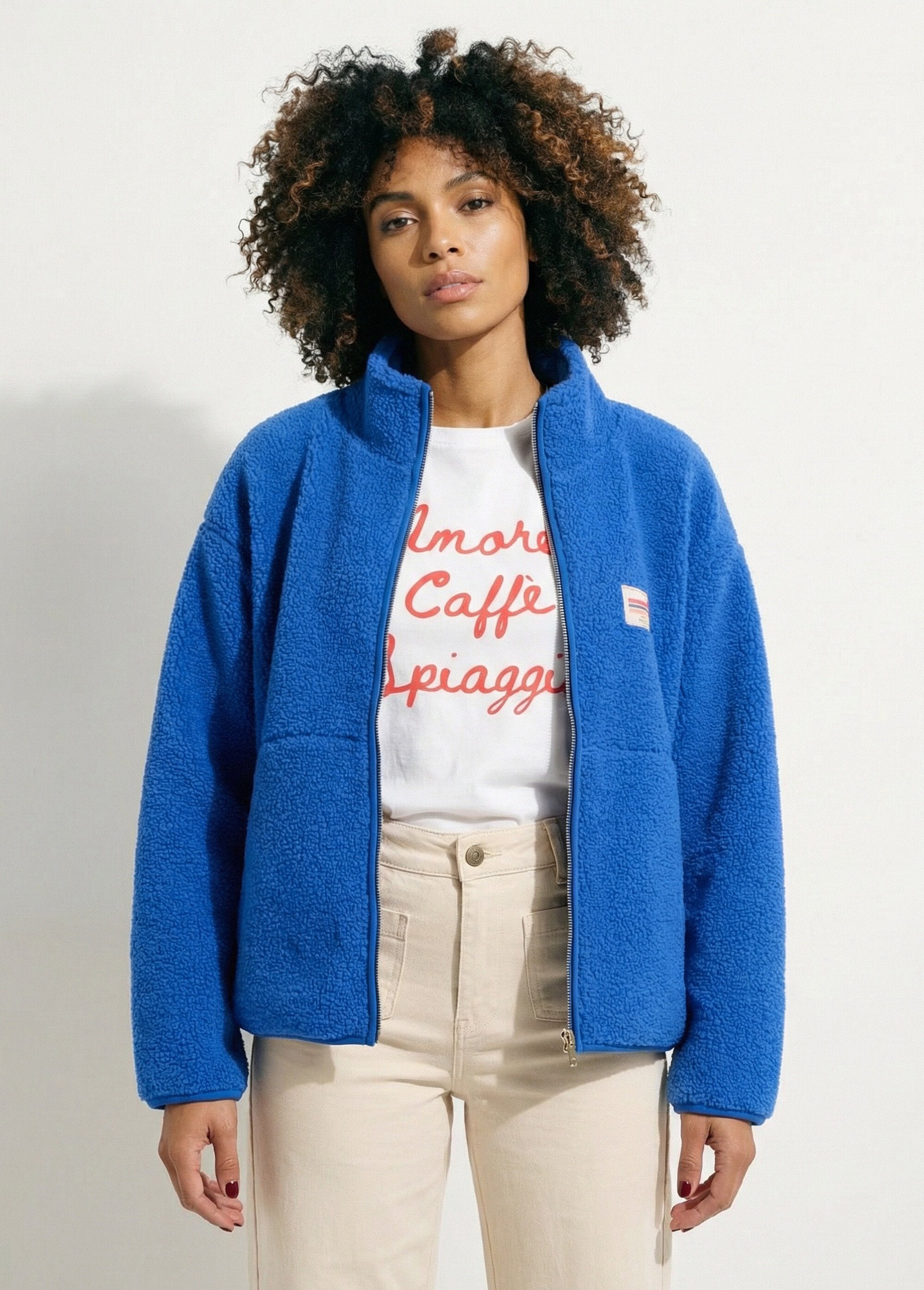 Chaleco_polar_cálido_con_cremallera_y_cuello_alto._azul_brillante_FA1_slim