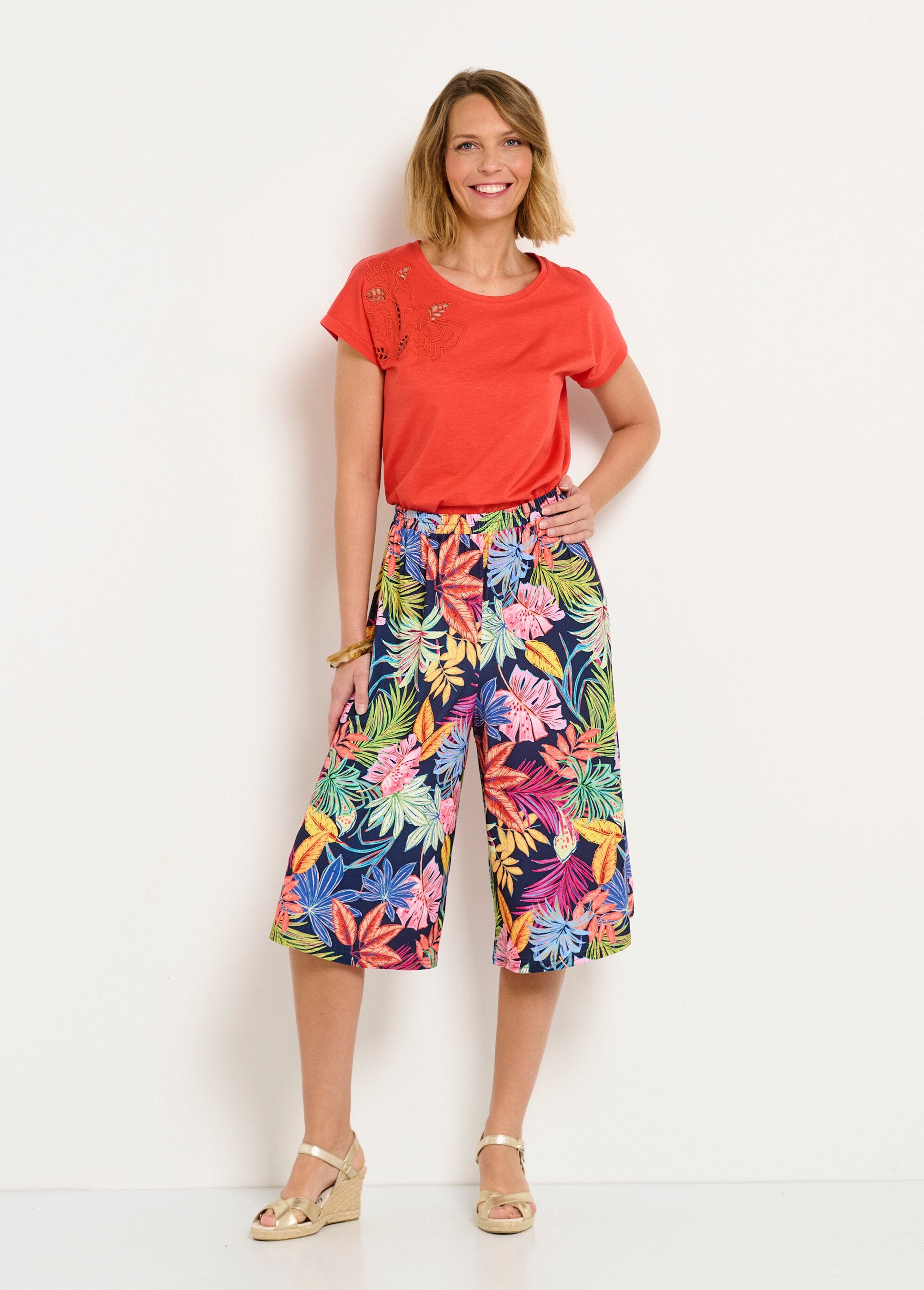 Culotte_con_cintura_elástica_y_estampado_de_hojas_Azul_marino_y_rosa_SF1_slim