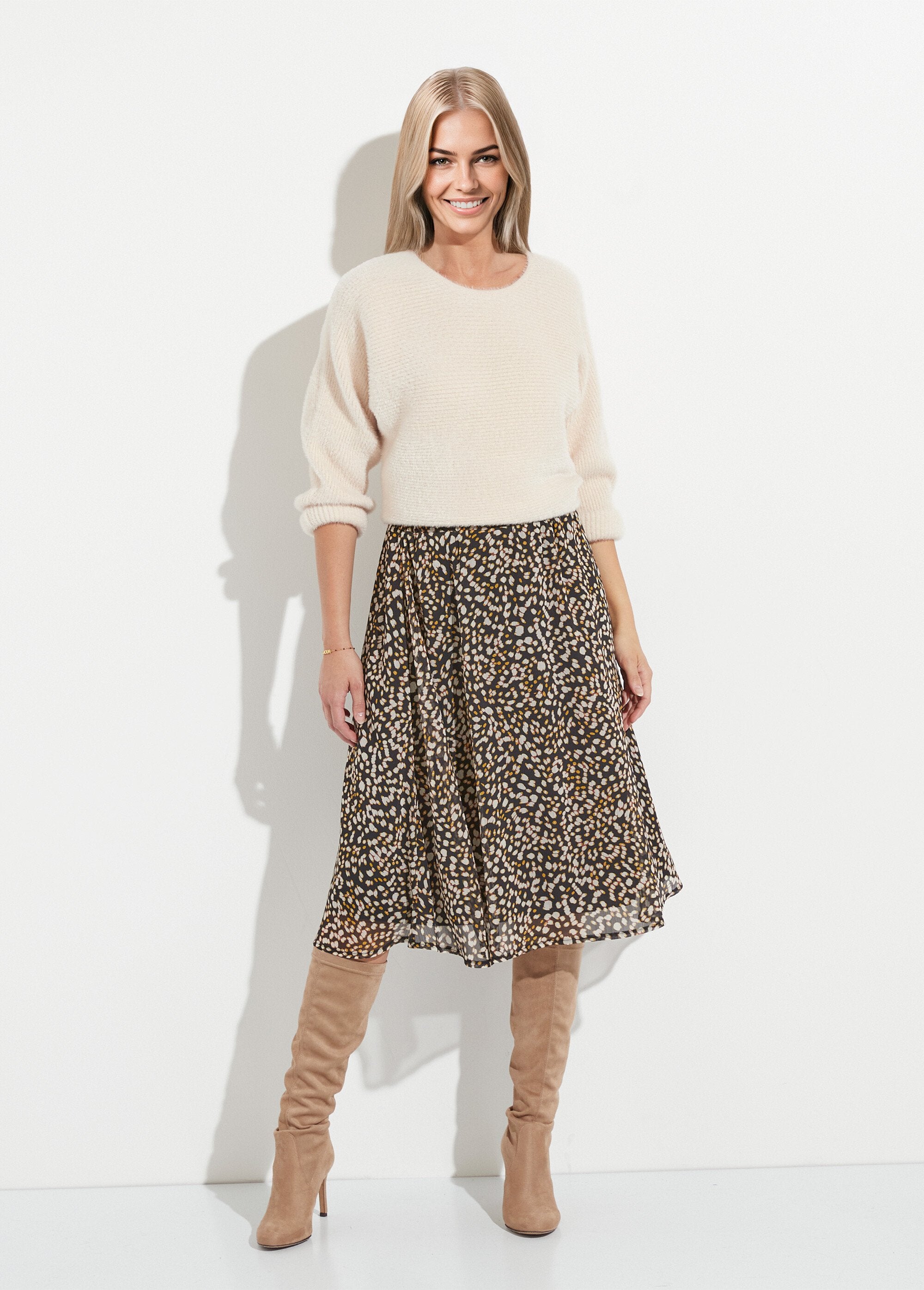 Falda_acampanada_de_largo_medio_en_voile_estampado_forrado_Negro_y_crudo_SF1_slim
