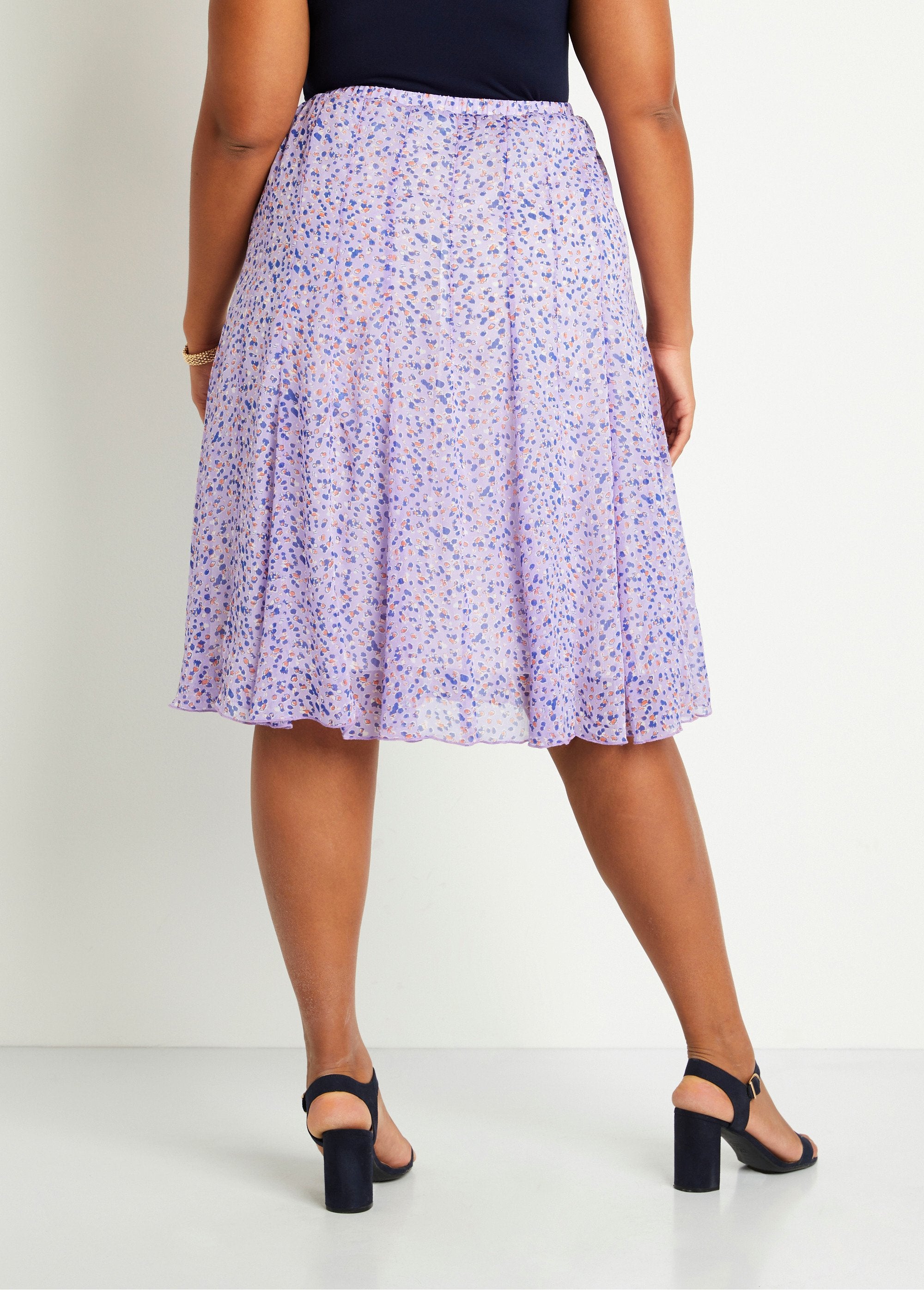 Falda_midi_de_vuelo_de_gasa_estampada_lila_y_azul_DO1_curvy