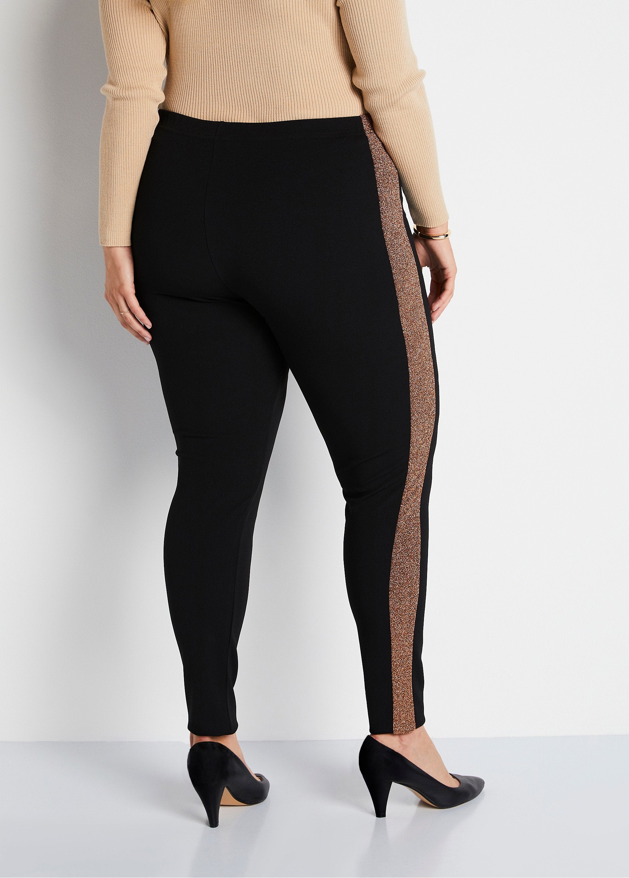 Leggings_con_cintura_elástica_y_laterales_brillantes._Negro_DO1_curvy