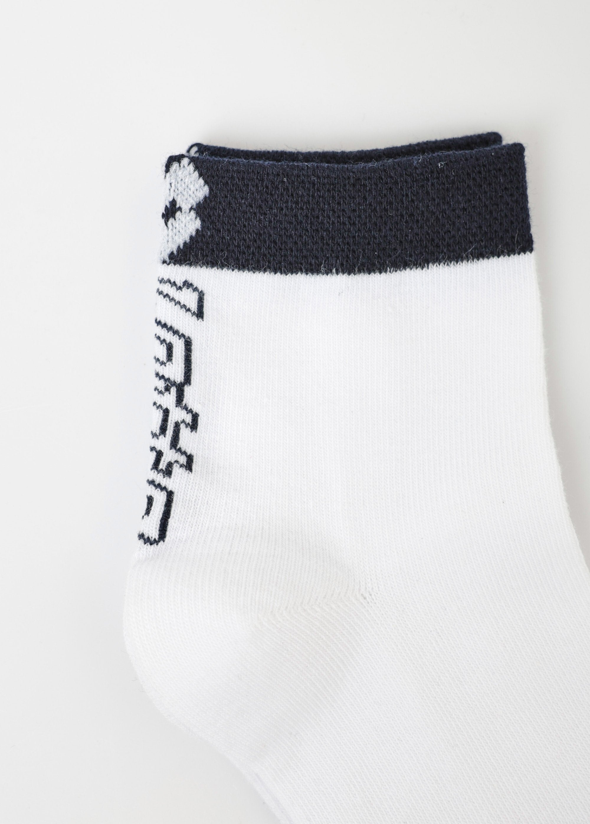 Pack_de_3_calcetines_bicolor_con_logo,_surtidos_Negro_a_juego_DE3_slim