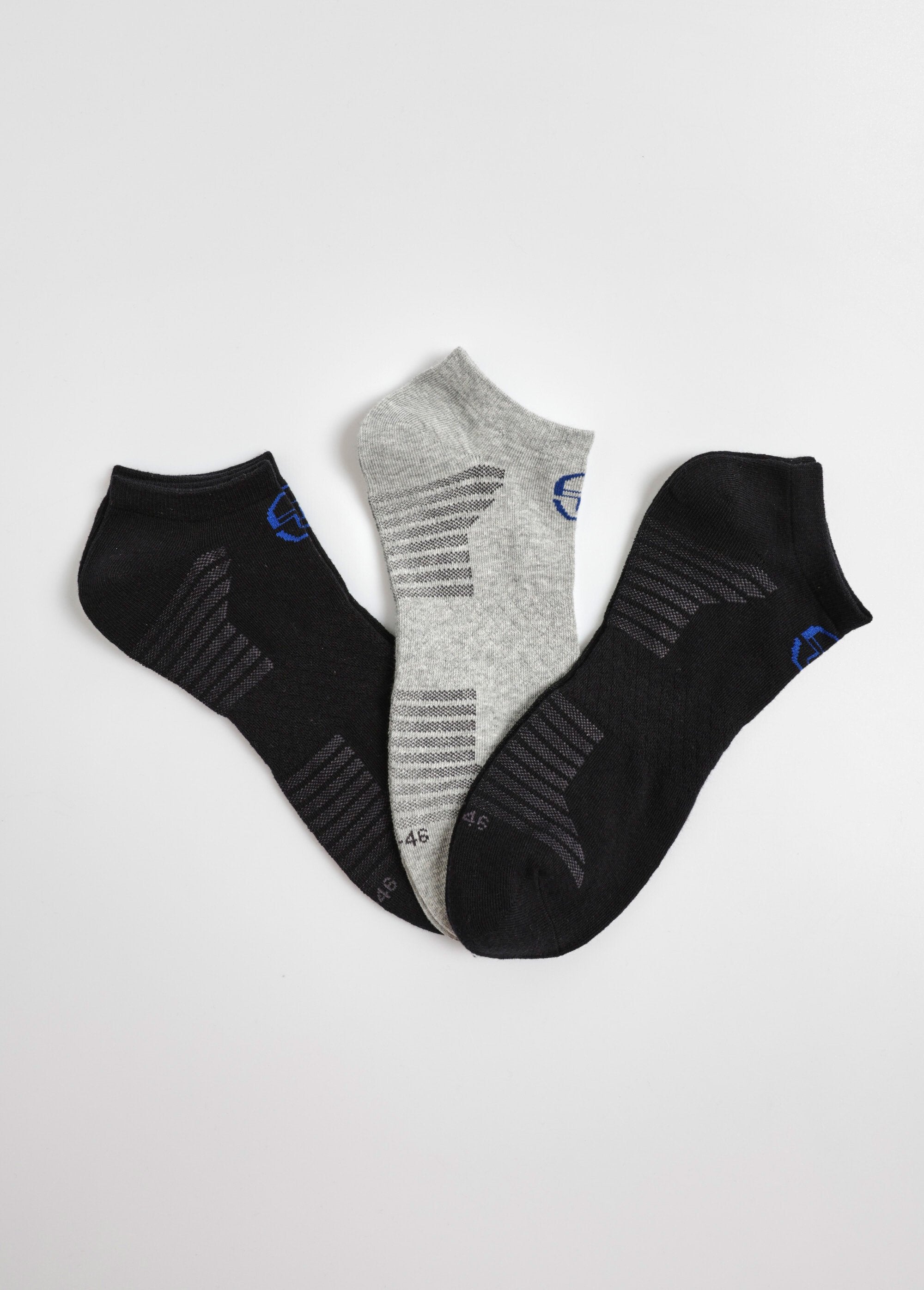 Pack_de_3_calcetines_pequeños_estampados_Gris_surtido_FA1_slim