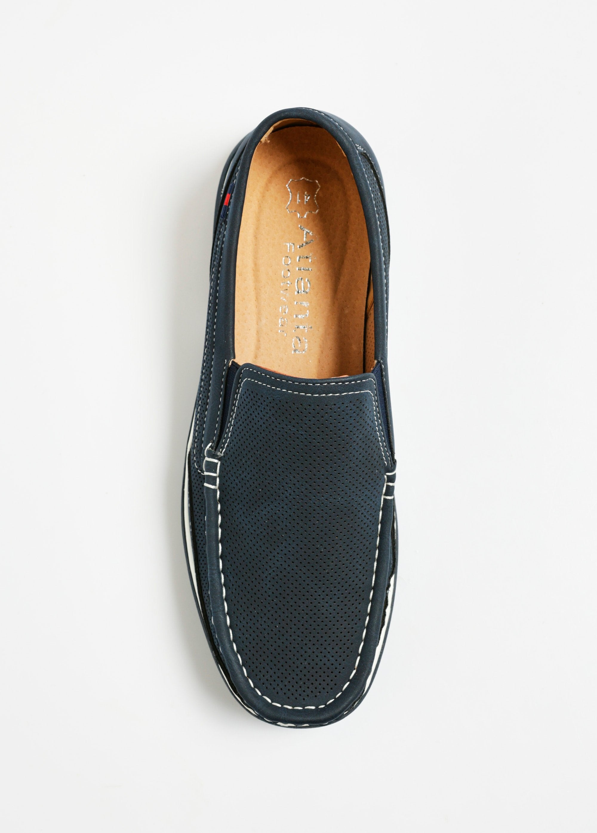 Mocasines_estilo_náutico_de_piel_elástica_microperforada_Marina_OV1_slim
