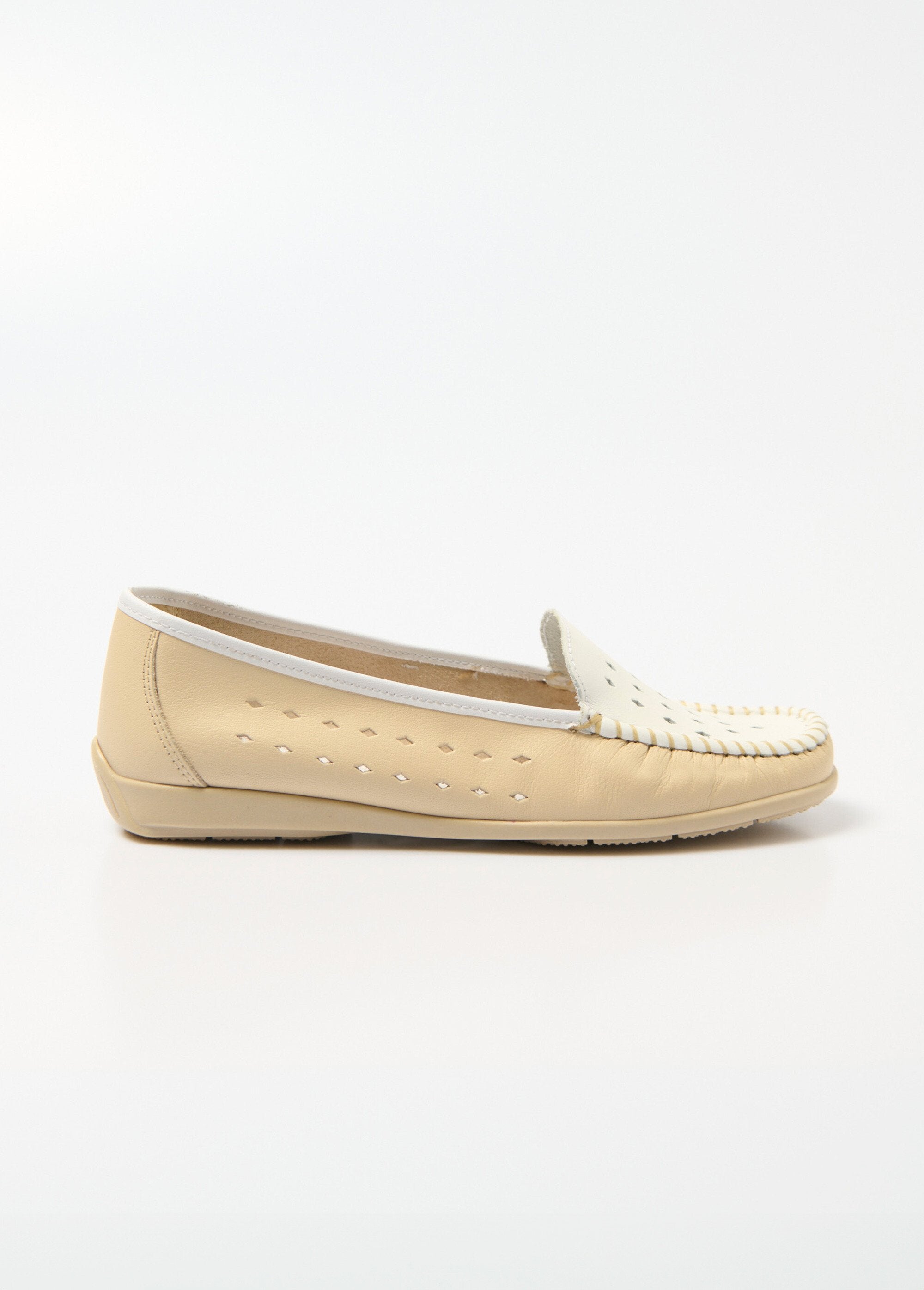 Mocasines_anchos_confort_de_piel_suave_Beige_DR1_slim