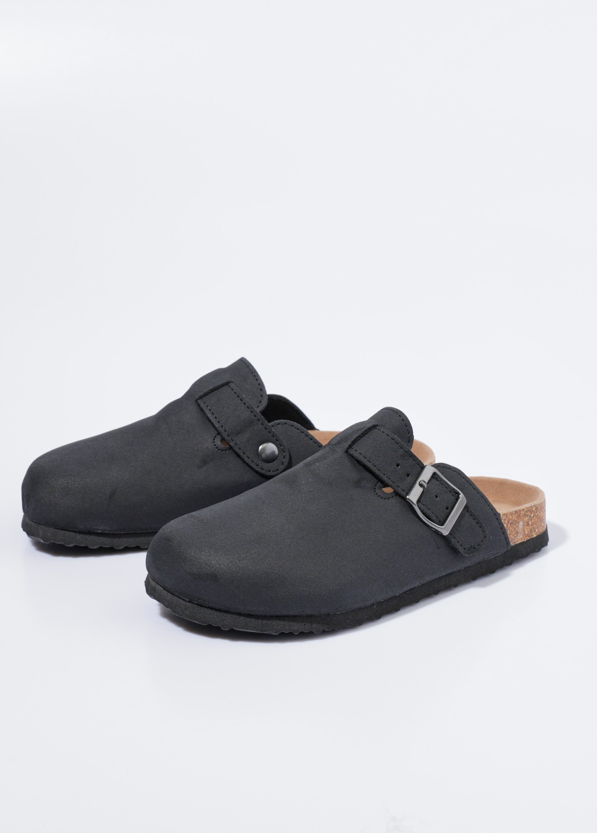 Mules_con_hebilla_y_suela_anatómica_Negro_DE1_slim