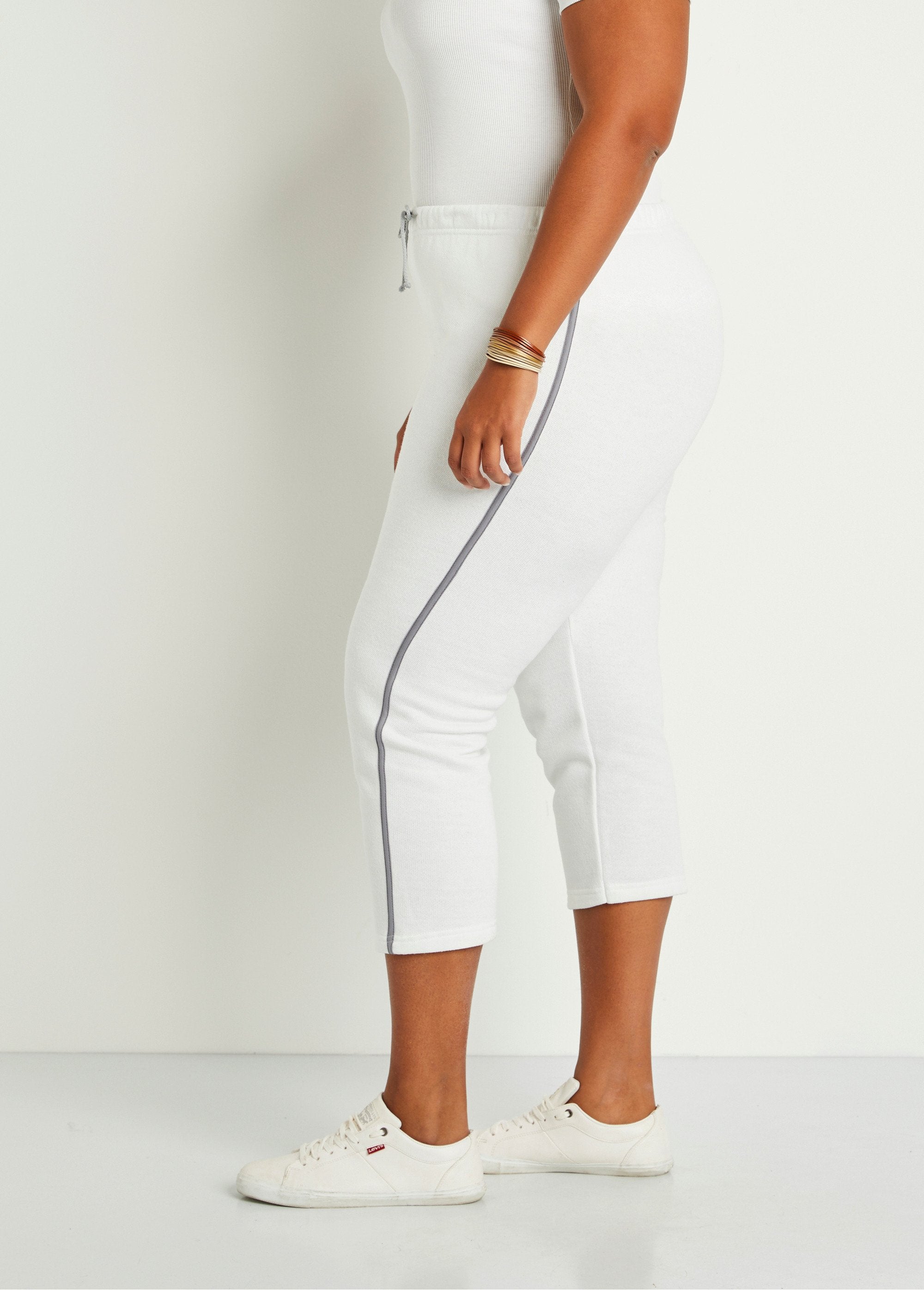 Pantalones_cortos_de_estar_por_casa_con_rayas_laterales_Blanco,_Blanca_DR1_curvy