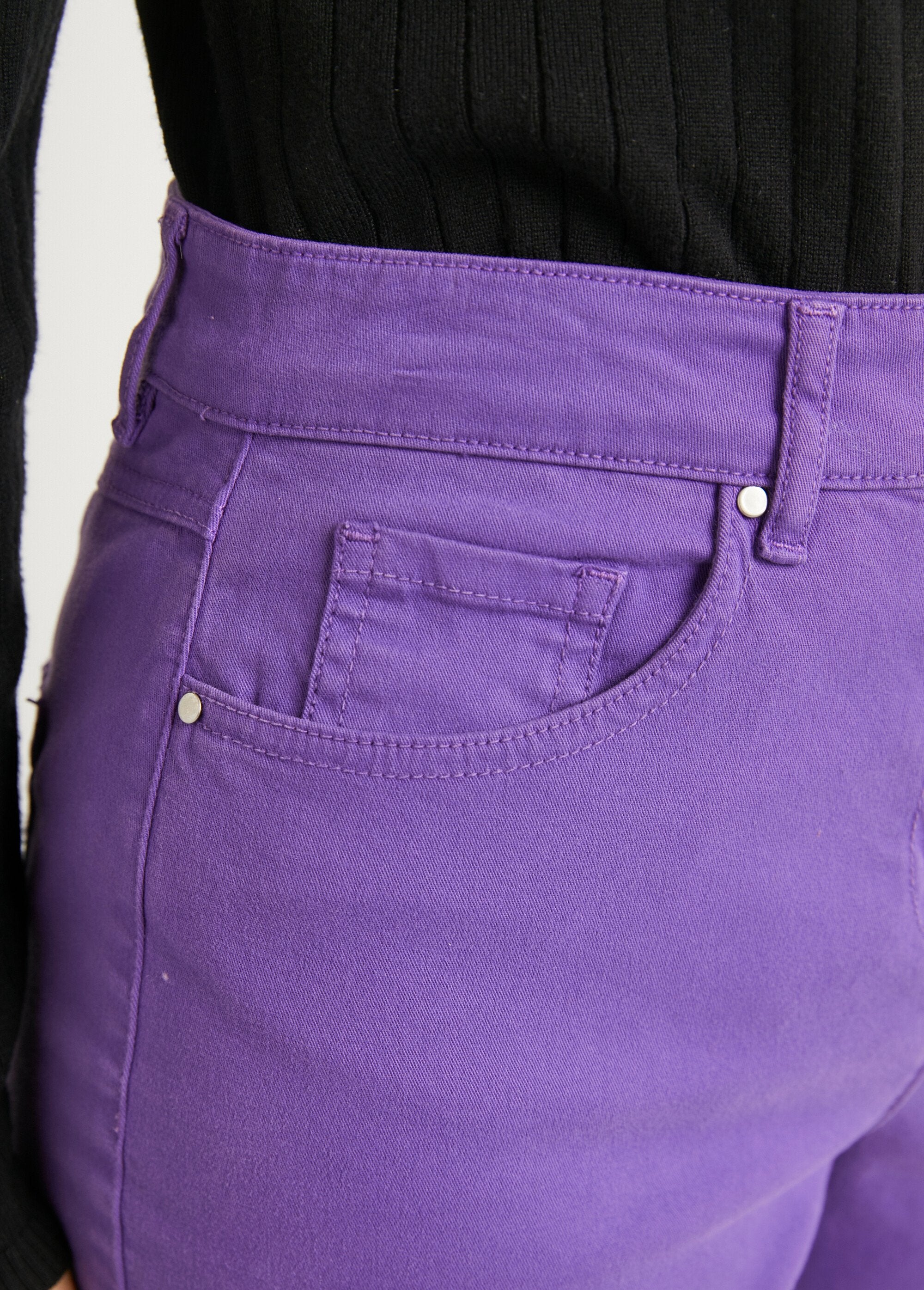 Pantalón_5_bolsillos_recto_de_algodón_elástico_Violet_DE1_slim