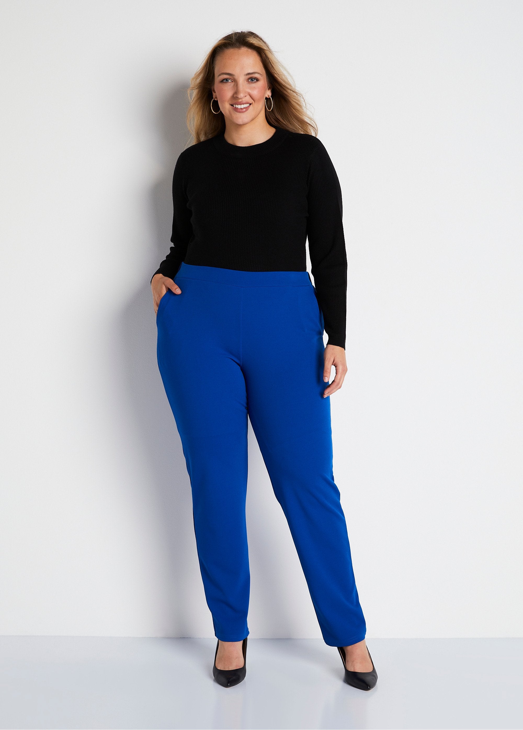 Pantalón_recto_con_cintura_elástica_y_punto_crepé_azul_duro_SF1_curvy