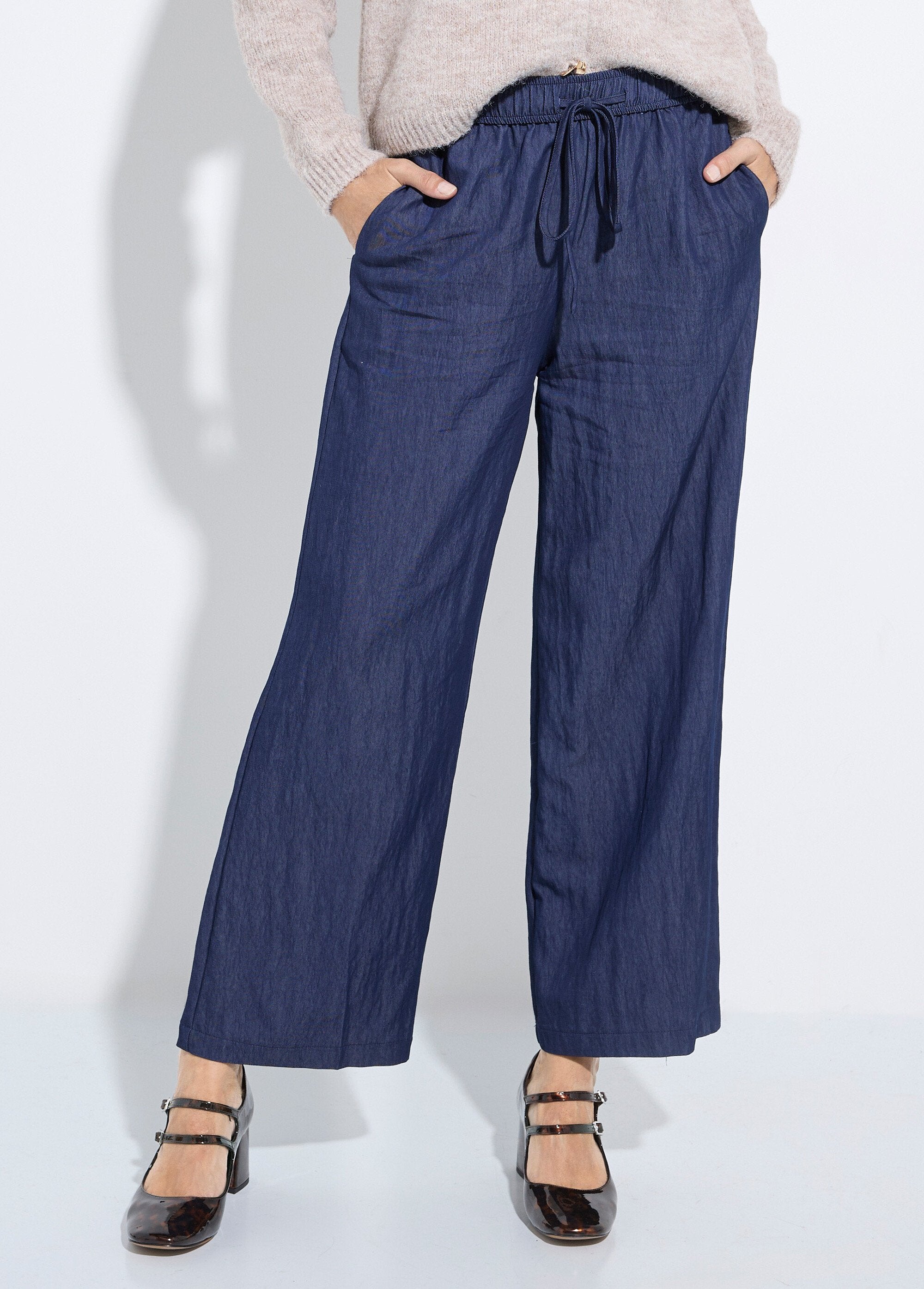 Pantalones_fluidos_elásticos_de_sarga_lisa_Azul_FA1_slim