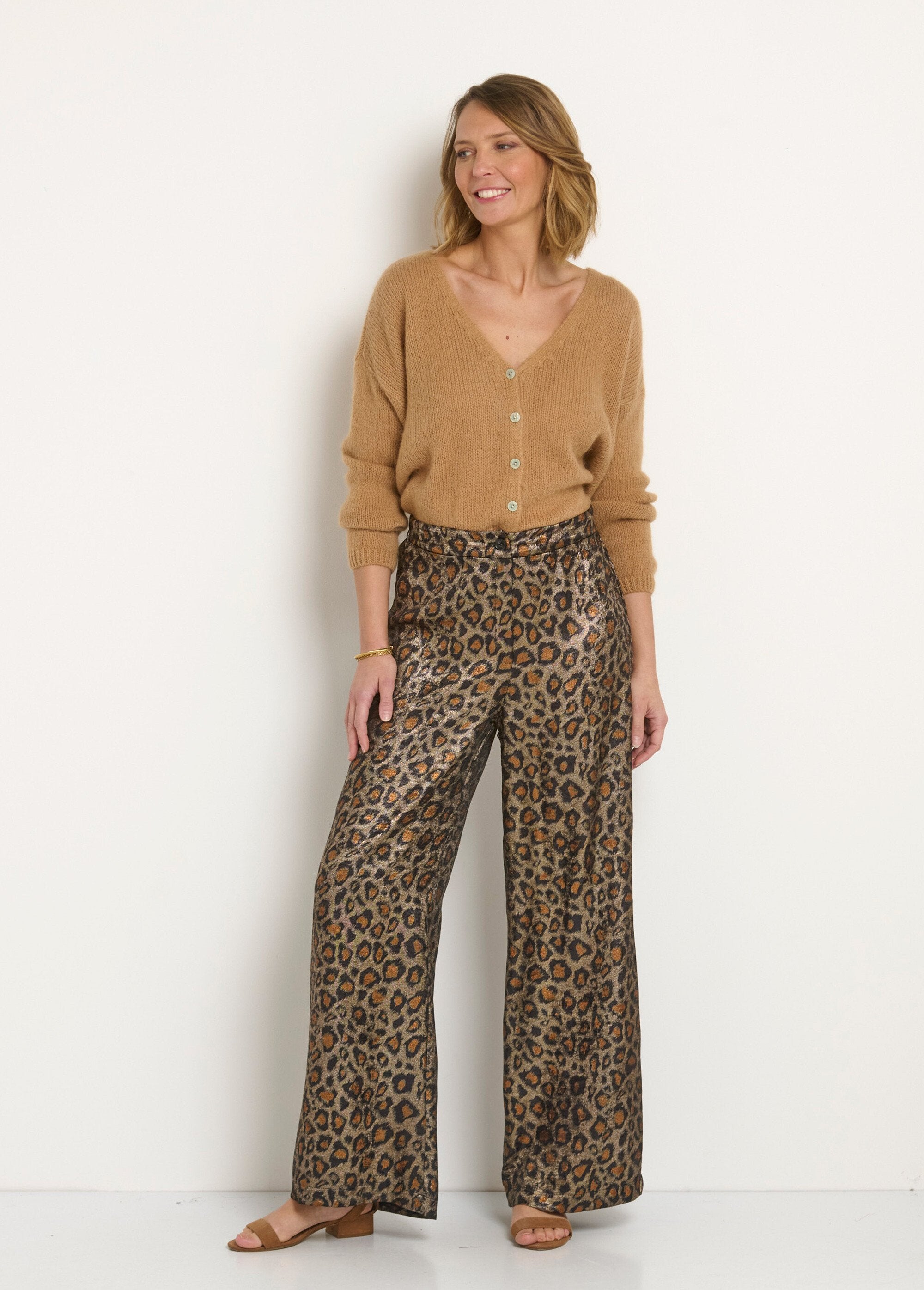 Pantalones_anchos_con_estampado_de_leopardo_Leopardo_SF1_slim