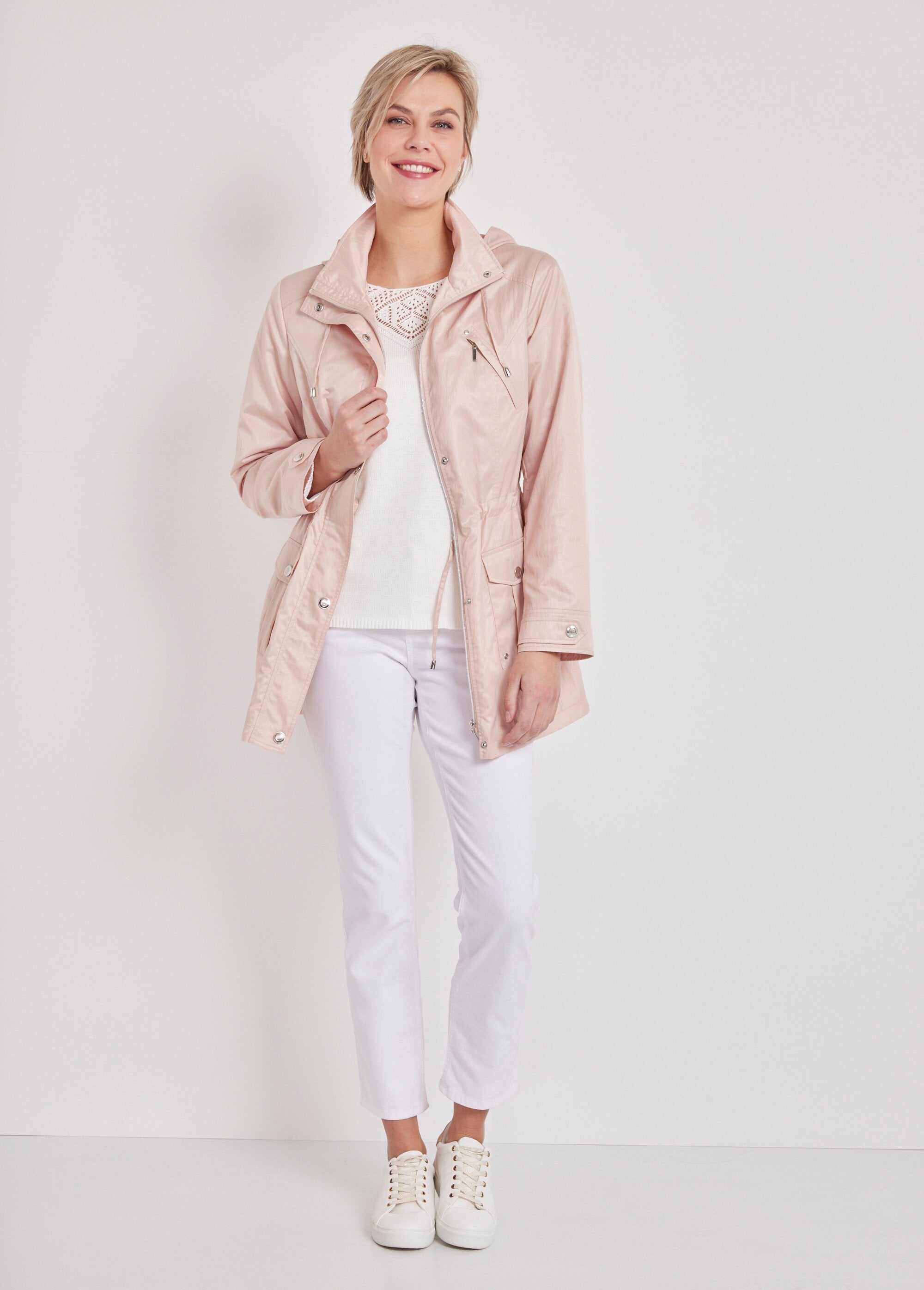 Parka_con_cremallera_y_botones_automáticos_rosa_nude_SF1_slim