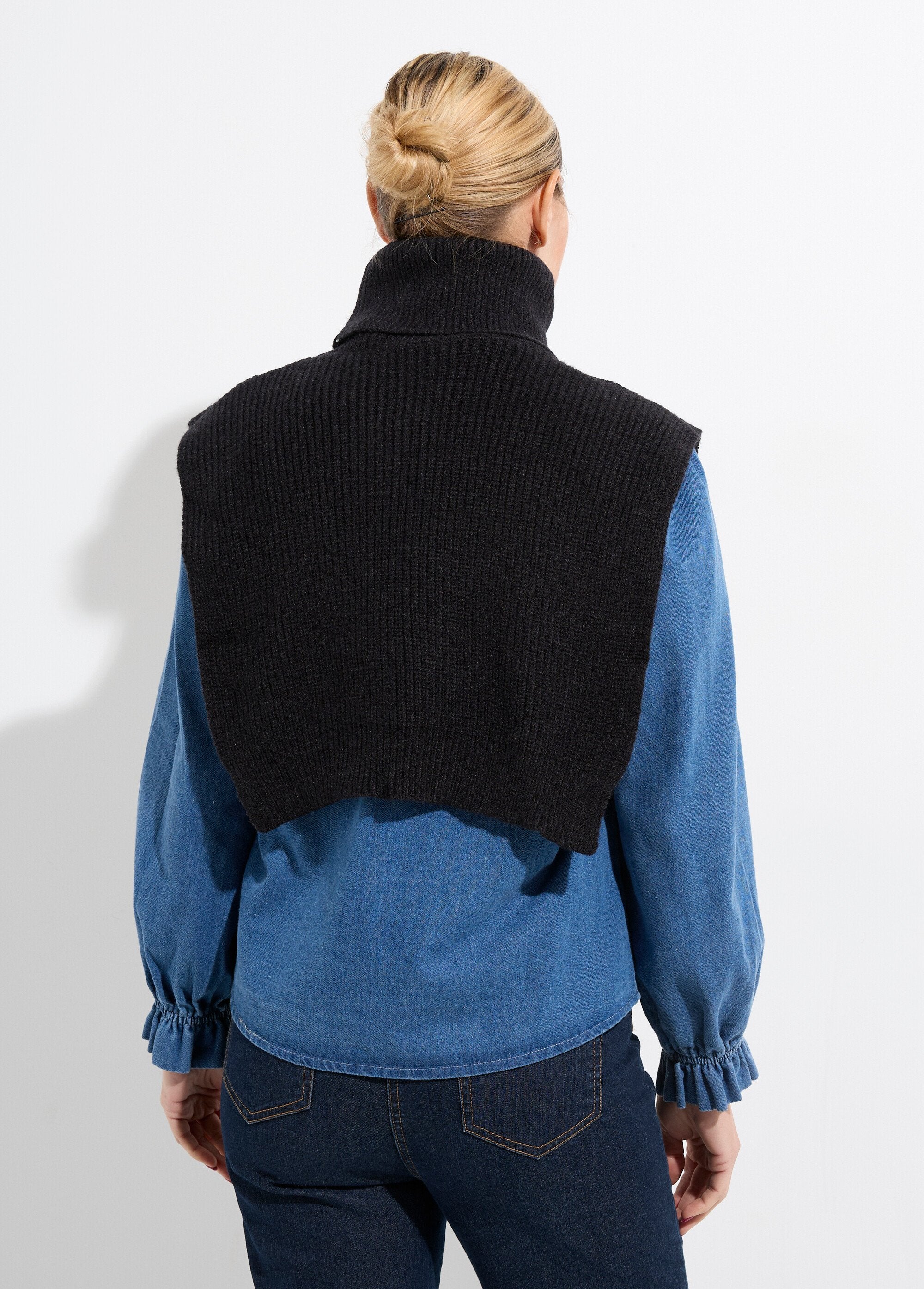 Babero_de_cuello_alto_de_punto_cálido_Negro_DO1_slim