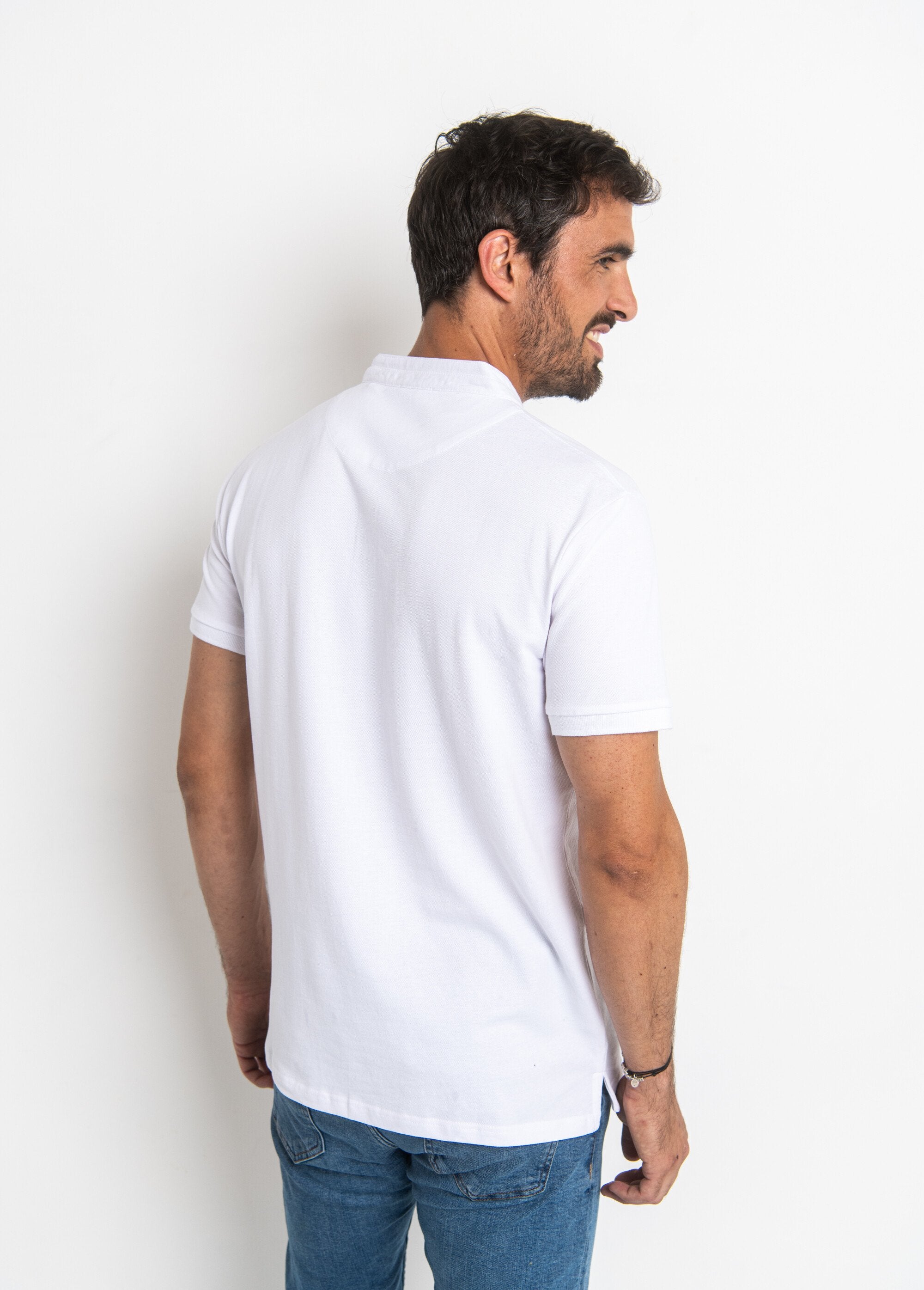 Polo_de_manga_corta_con_cuello_mao_Blanco,_Blanca_DO1_slim