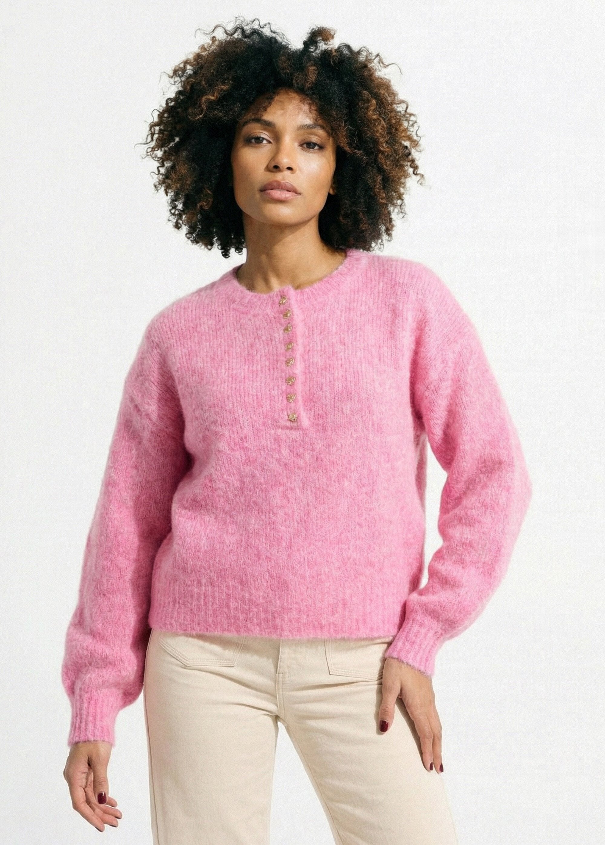 Pull_avec_laine_et_petits_boutons_métal_Rose_FA1_slim