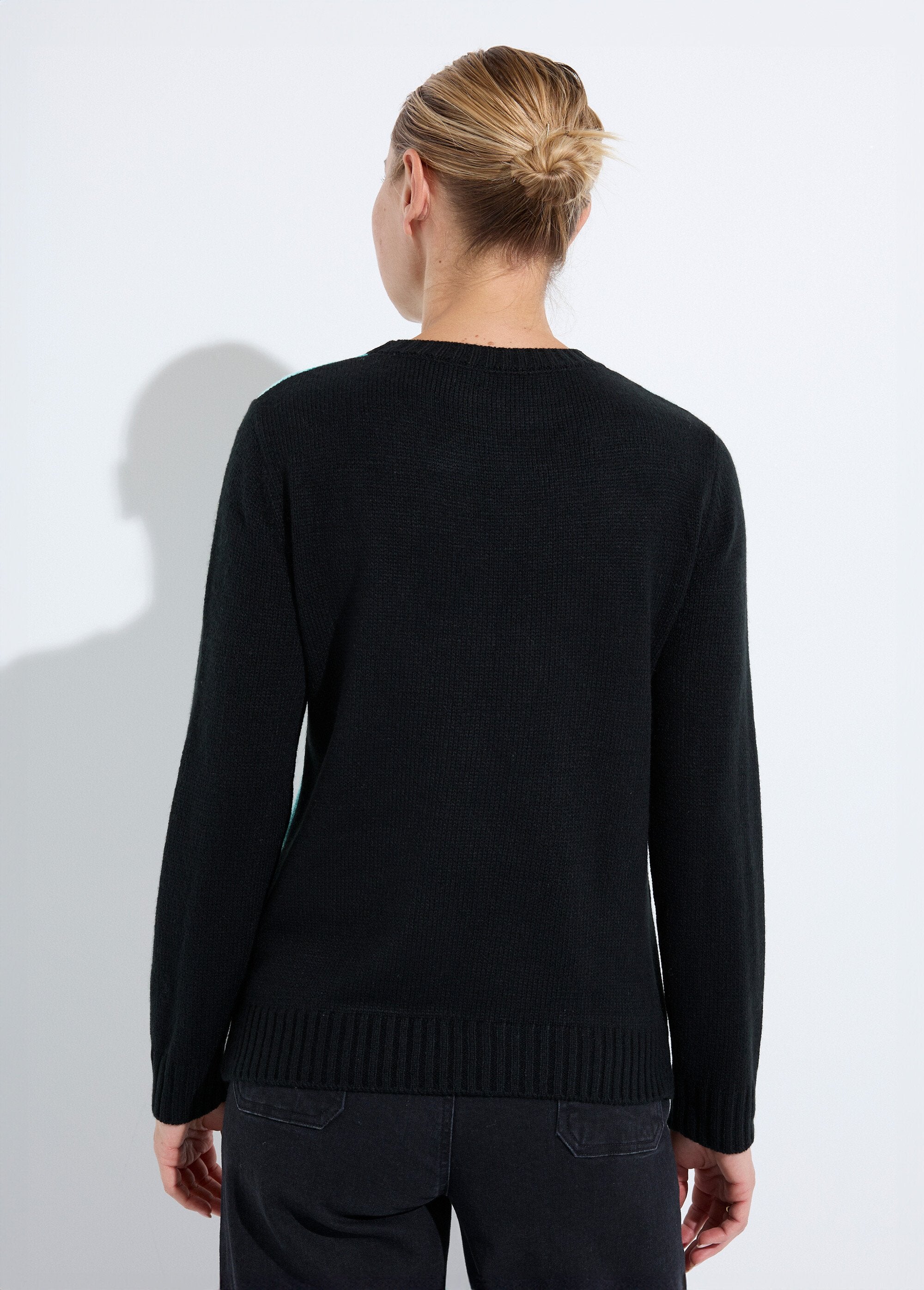 Pull_chaud_col_rond_jacquard_graphique_Noir_et_aqua_DO1_slim