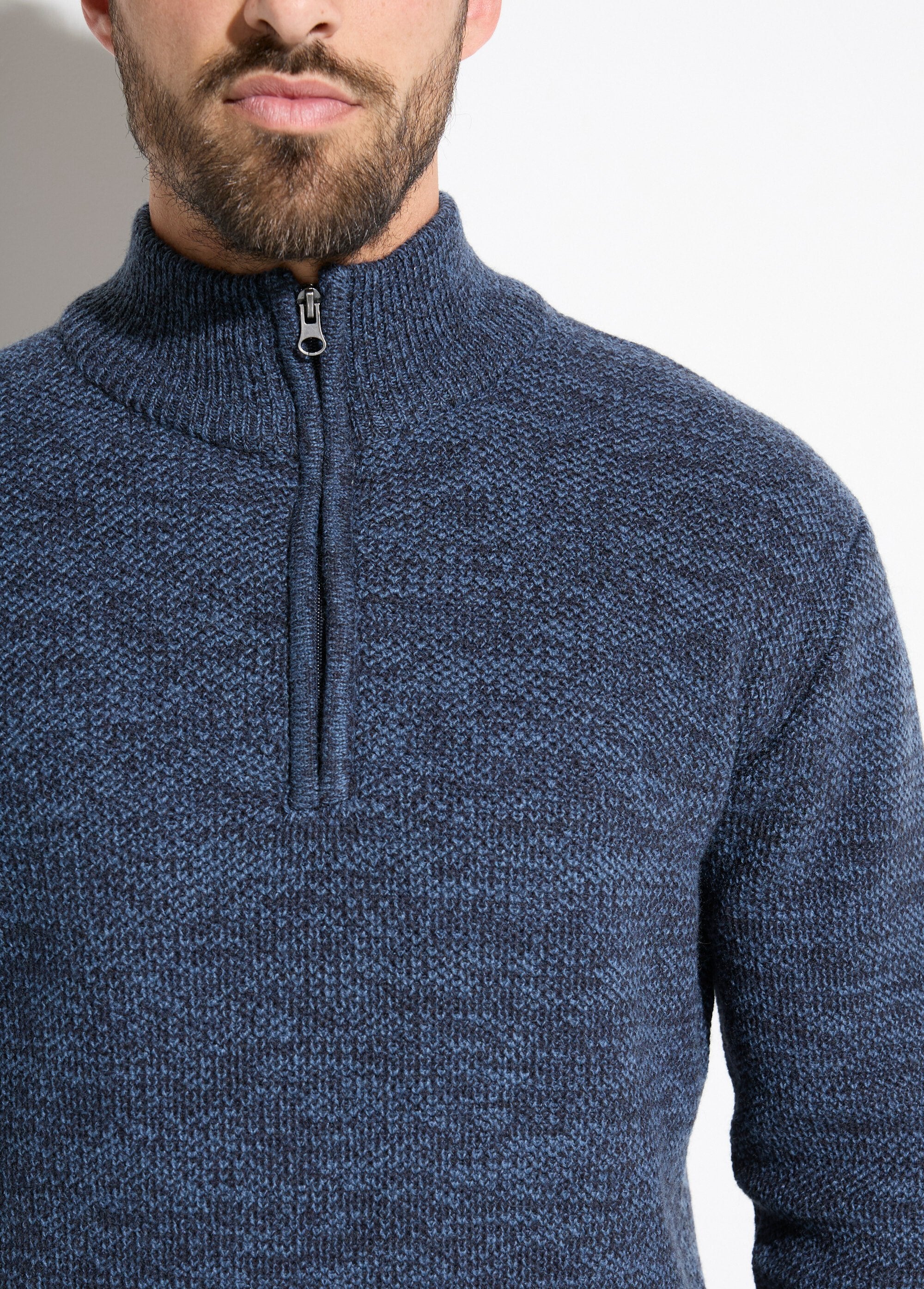 Suéter_de_cuello_alto_con_cremallera_en_punto_de_lana_jaspeada_Azul_DE1_slim