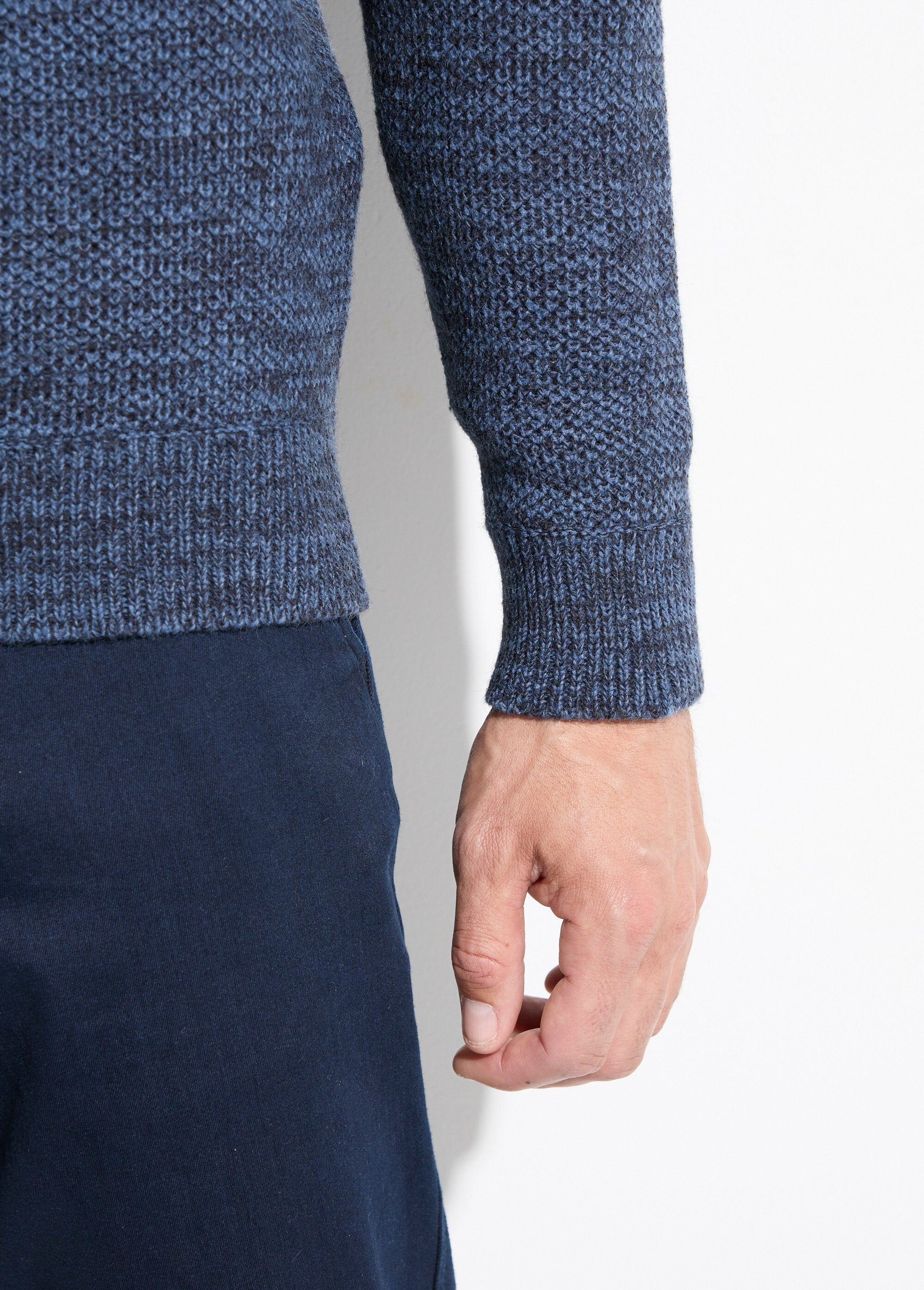 Suéter_de_cuello_redondo_de_punto_jaspeado_de_lana_de_manga_larga_Azul_DE2_slim