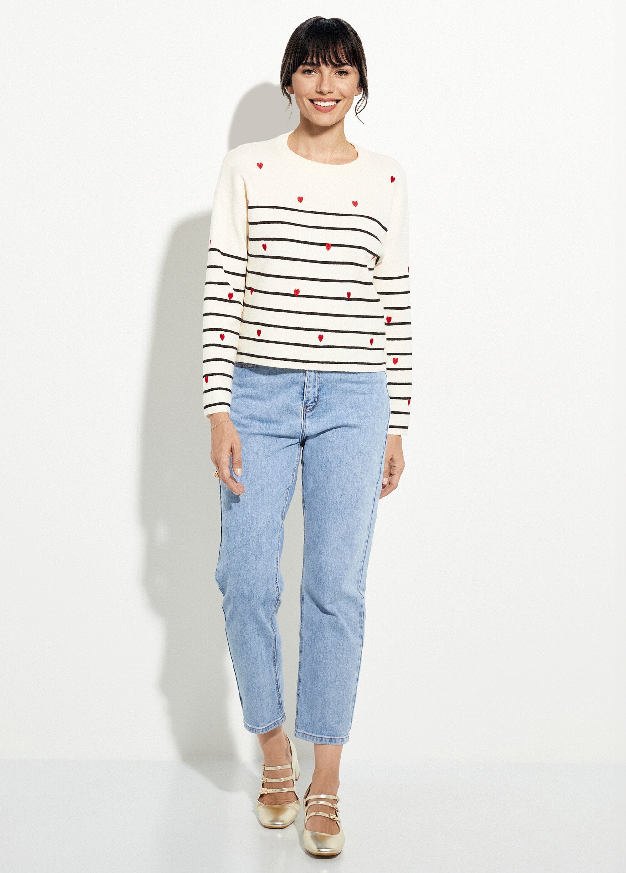 Suéter_marinero_grueso_con_rayas_y_corazón,_cuello_redondo_Crudo_con_rayas_azul_marino_SF1_slim