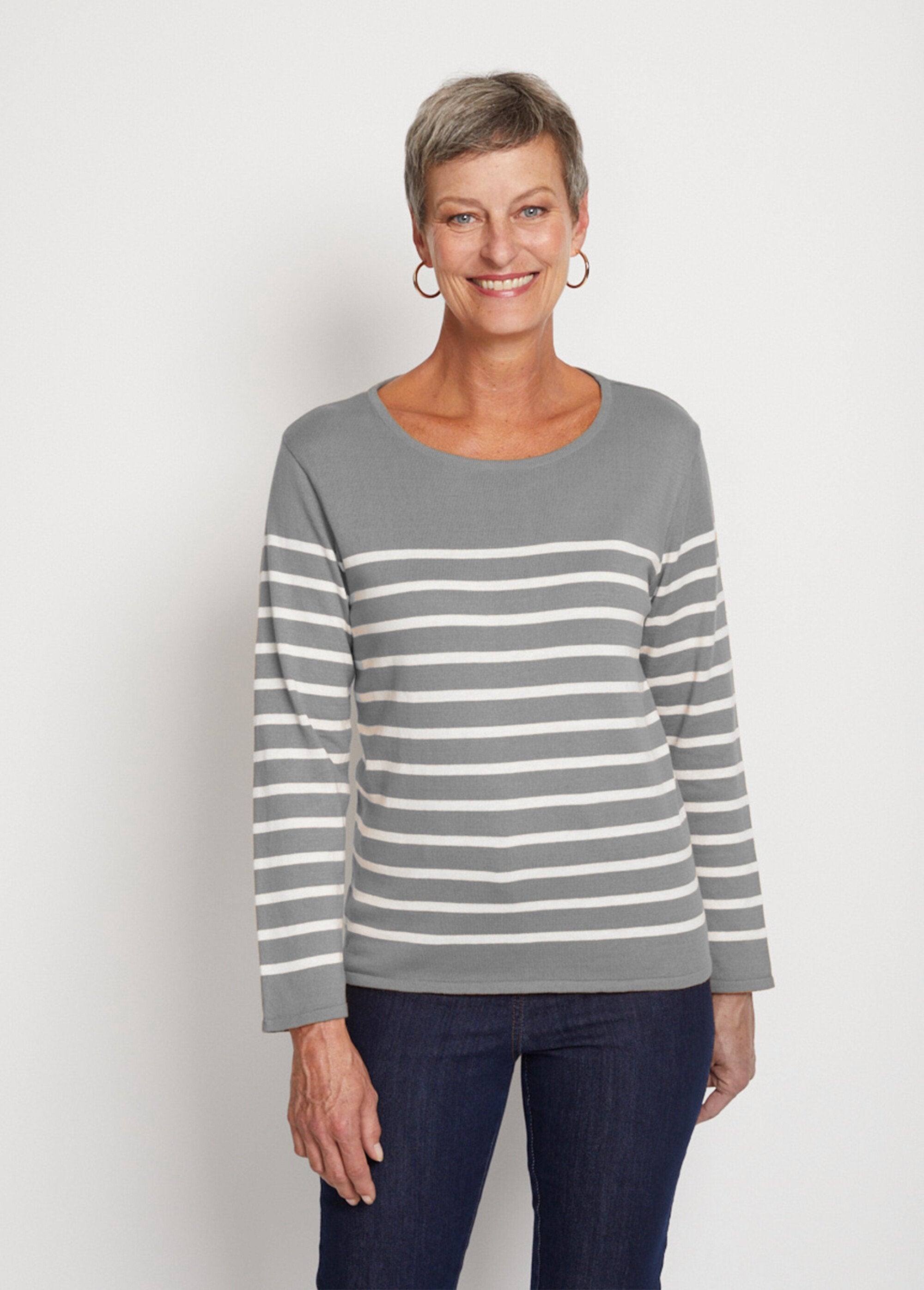 Jersey_de_rayas_con_cuello_redondo_y_manga_larga_Gris_y_crudo_FA1_slim