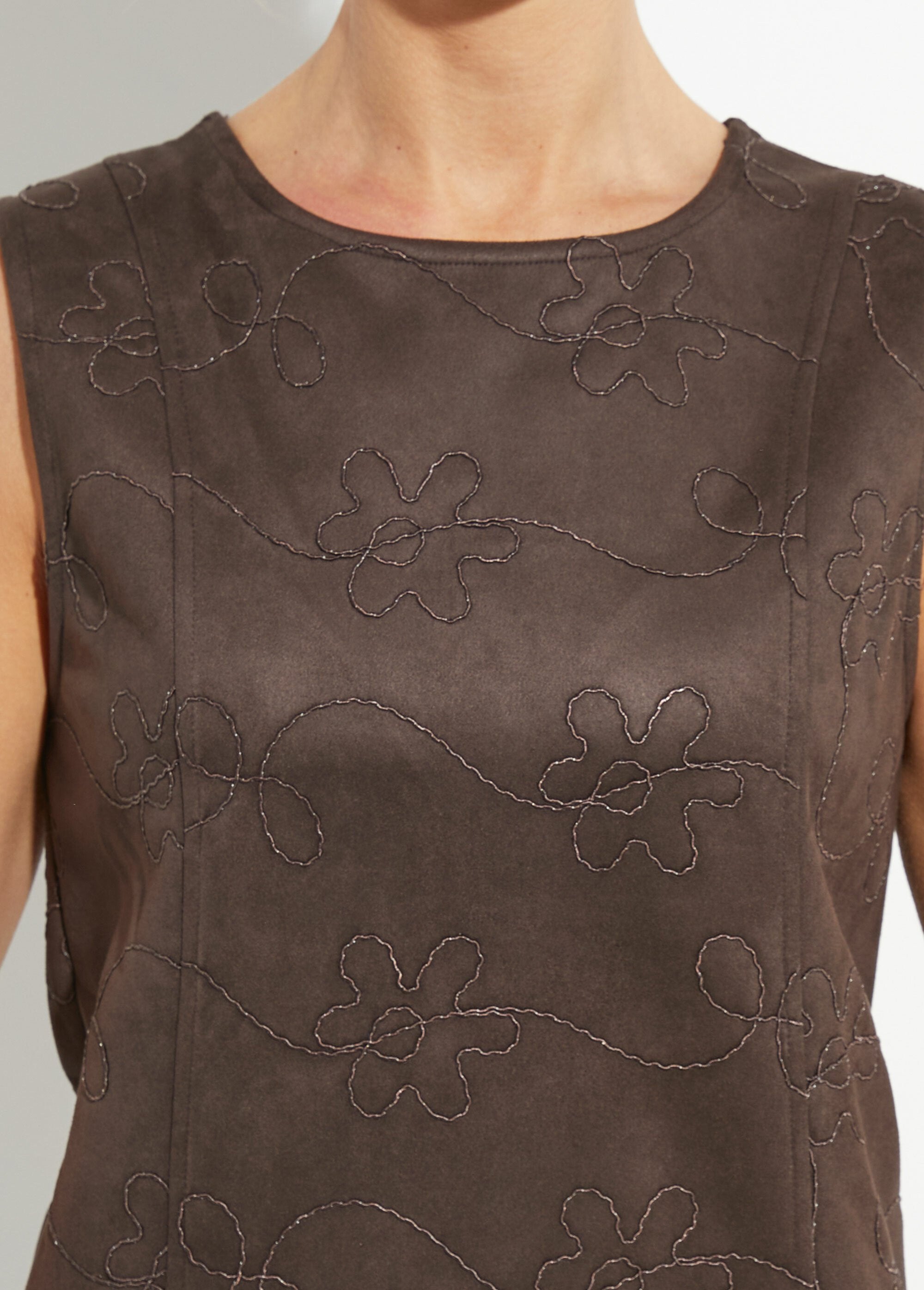 Vestido_estilo_pechera_de_ante_bordado_con_cuello_redondo_Chocolate_DE1_slim