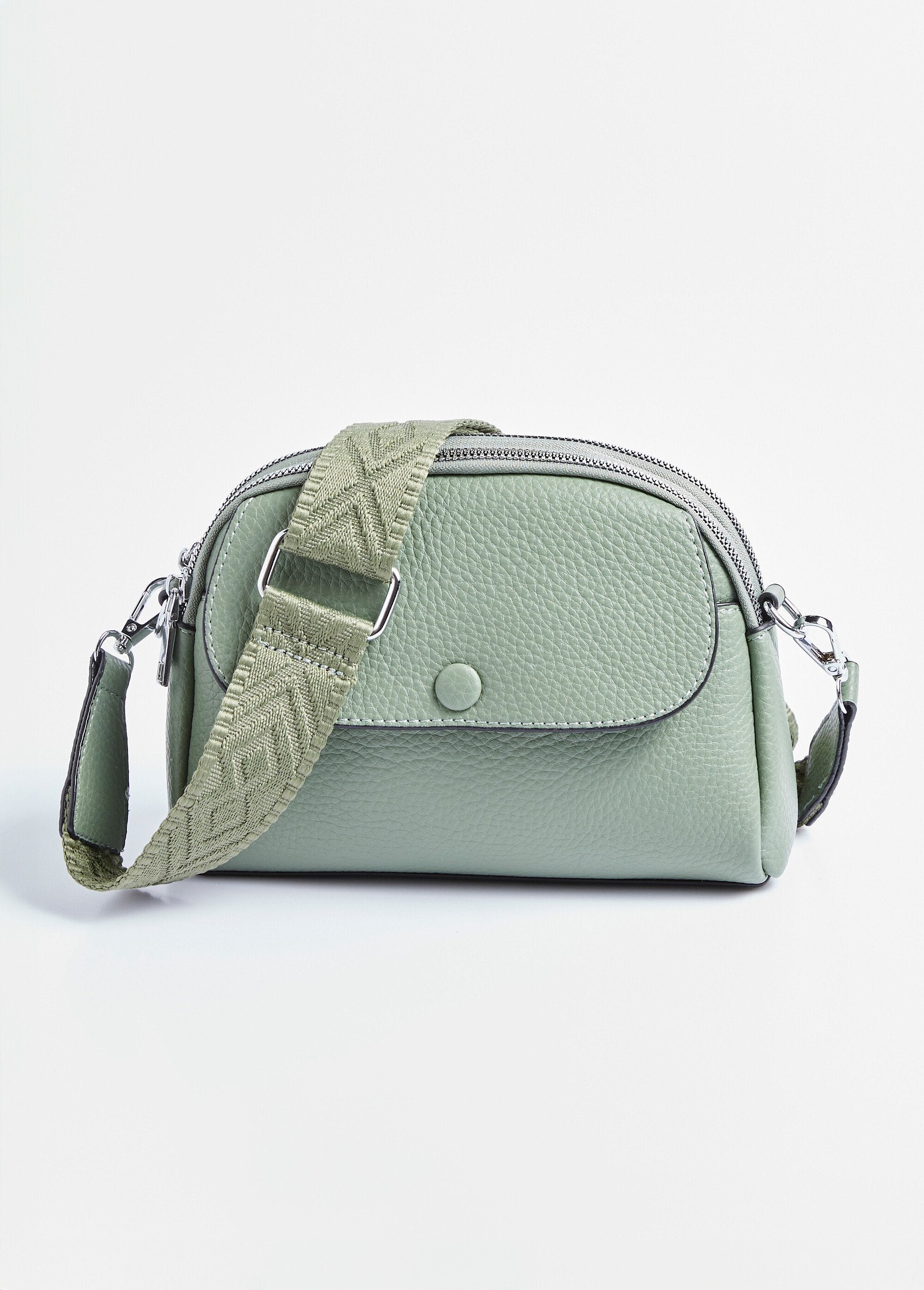 Bolso_de_piel_sintética_granulada_con_bandolera_verde_almendra_FA2_slim