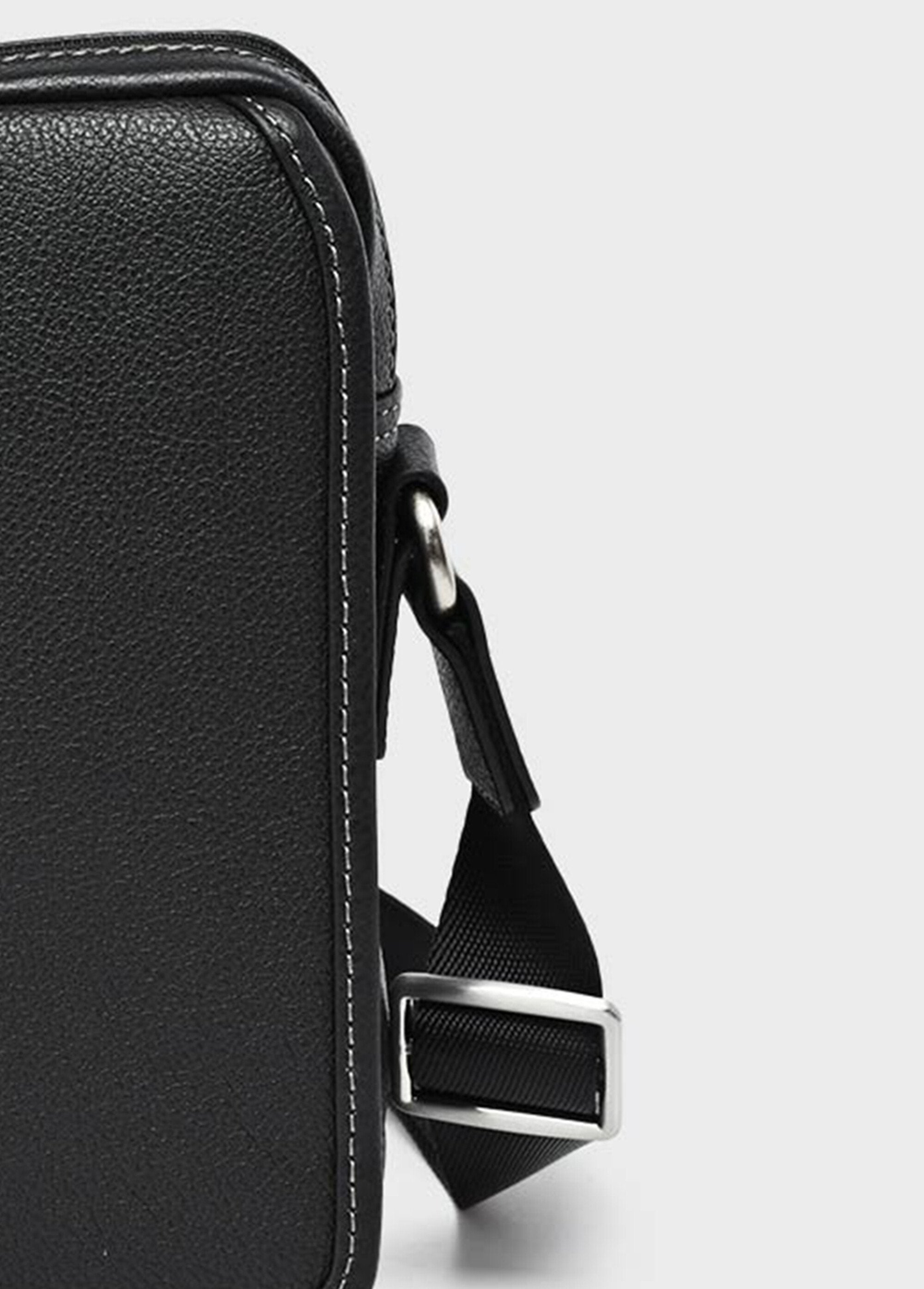 Bolso_masculino_de_piel_con_solapa_Negro_DE1_slim