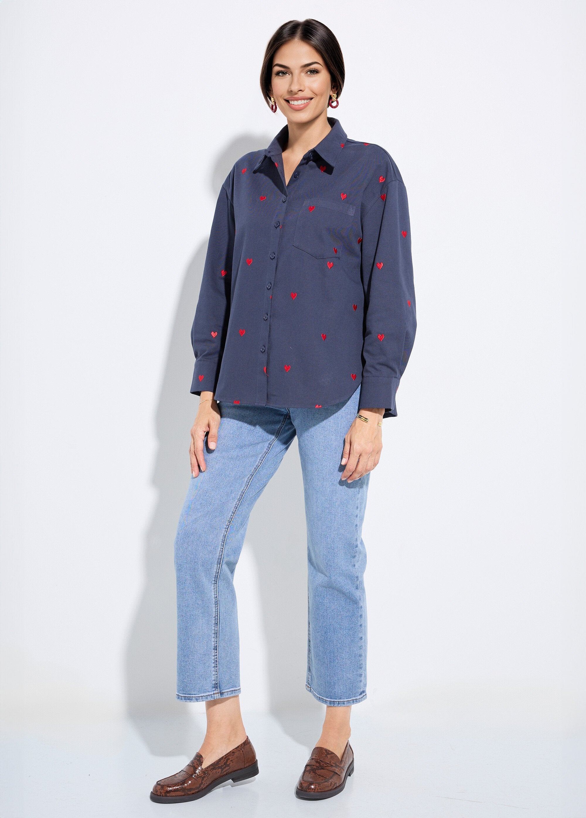 Sobrecamisa_de_sarga_con_corazones_bordados_Marina_SF1_slim
