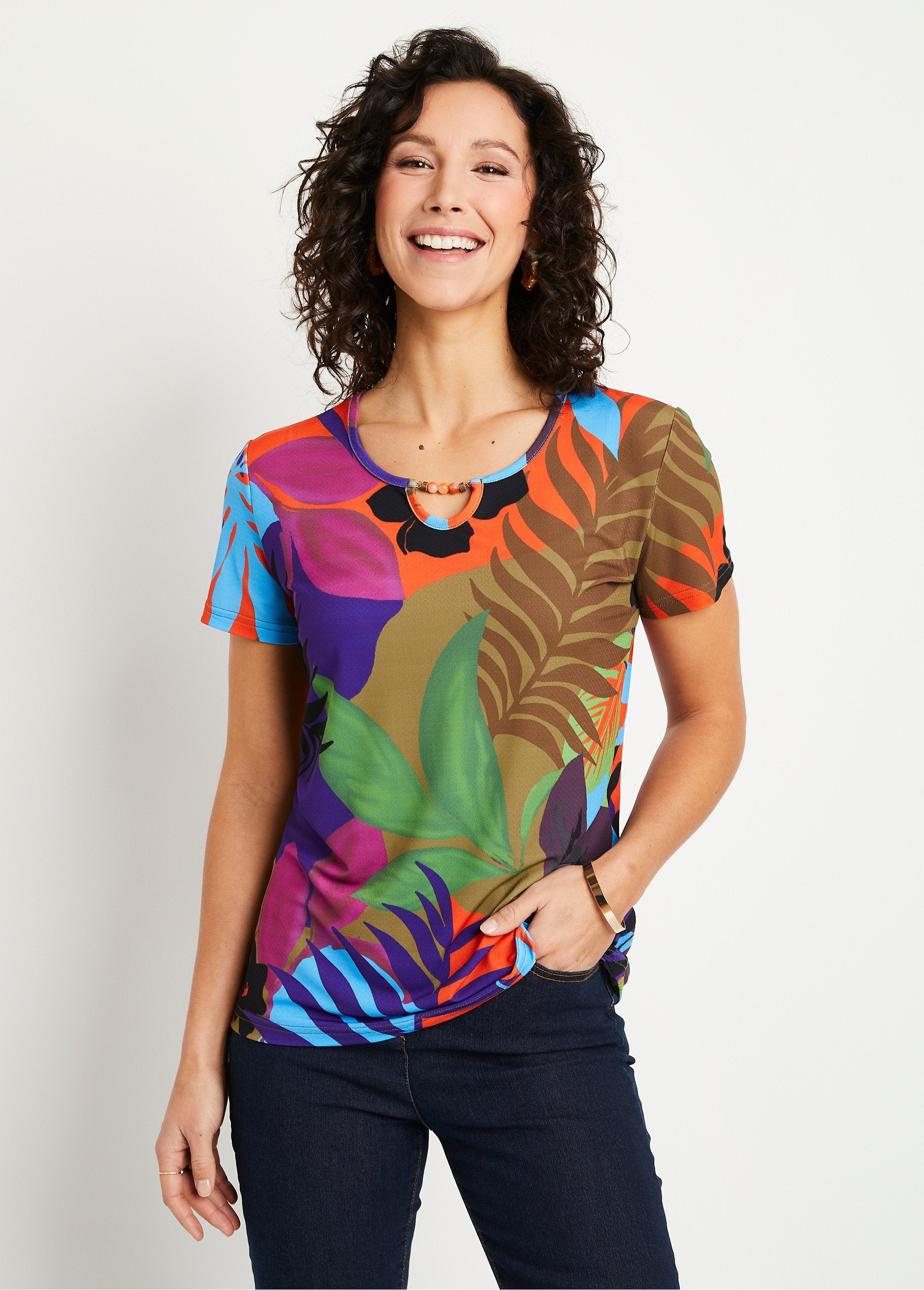 Camiseta_corta_pedrería_cuello_redondo_Multicolor_FA1_slim