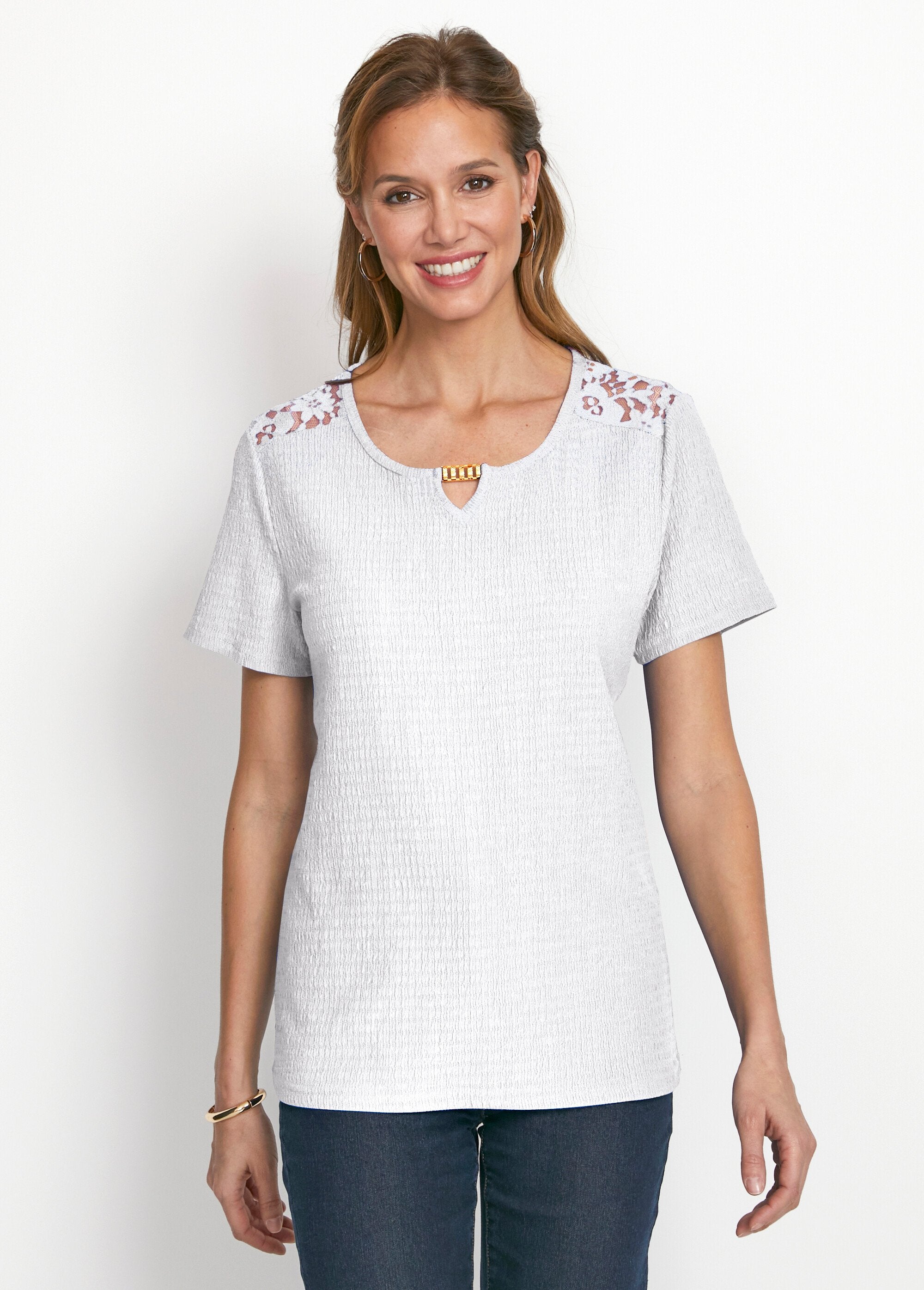 Camiseta_corta_de_encaje_Blanco,_Blanca_FA1_slim