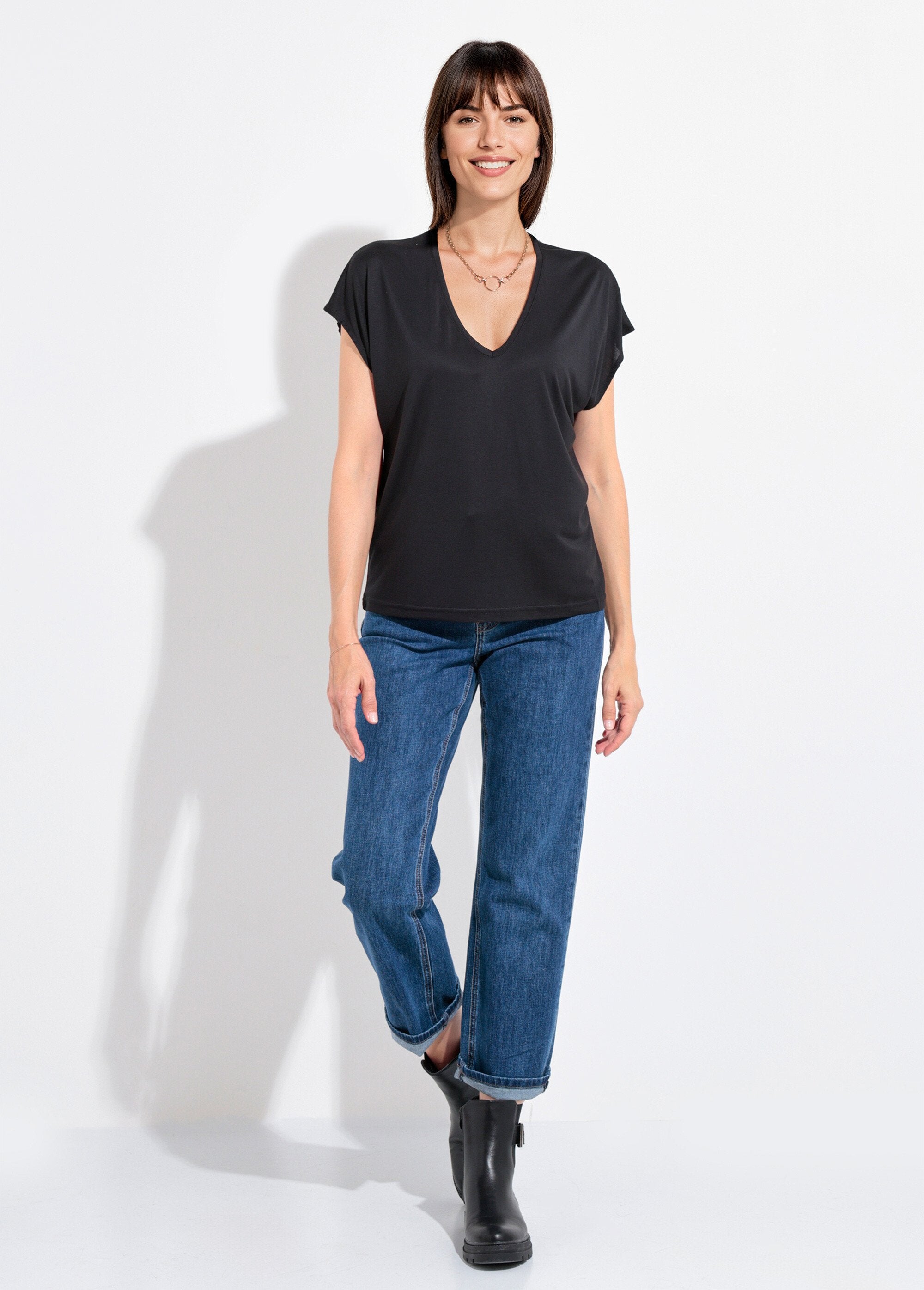 Camiseta_holgada_de_manga_corta_Negro_SF1_slim