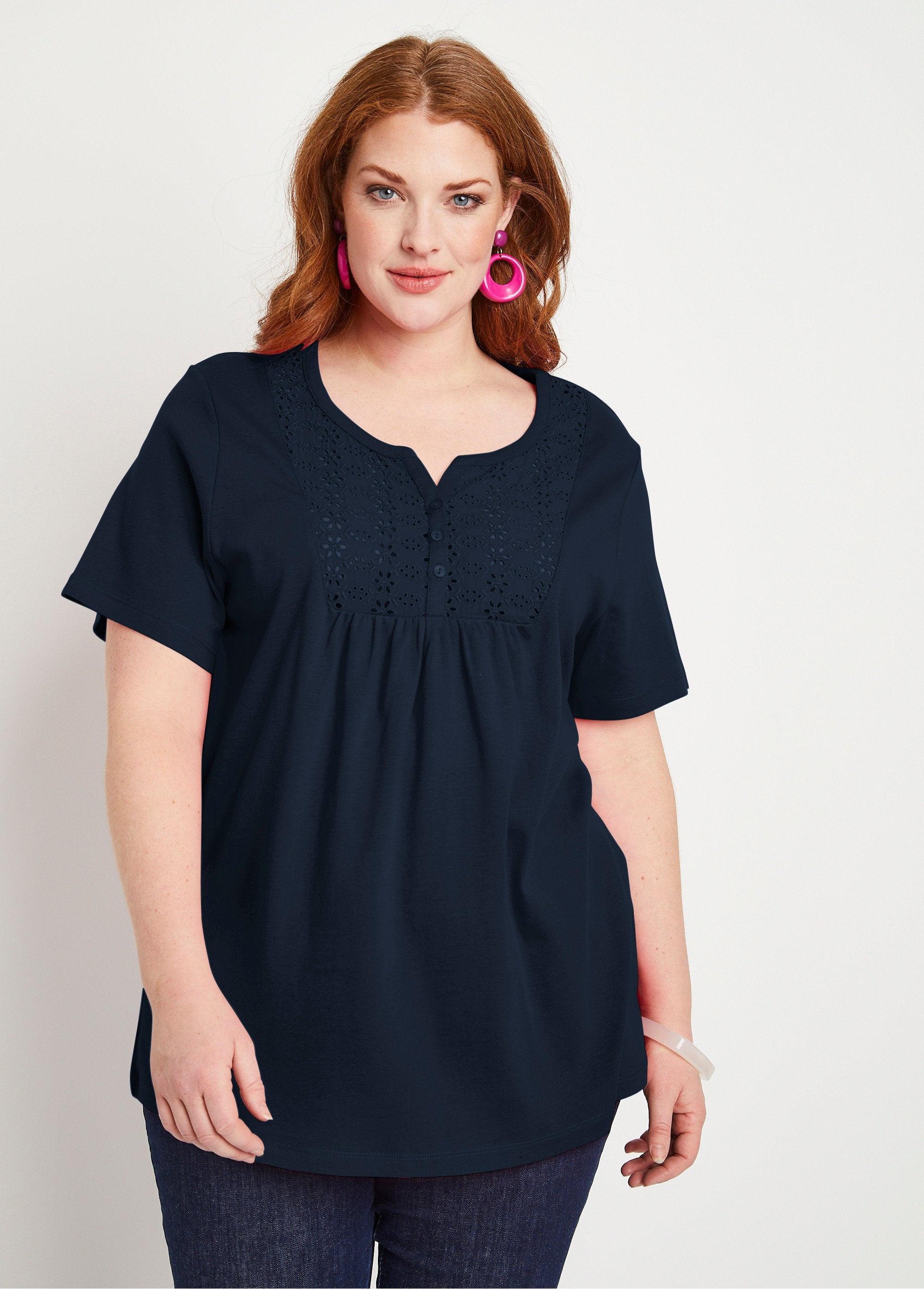 Camiseta_larga_abotonada_con_bordado_inglés_Marina_FA1_curvy