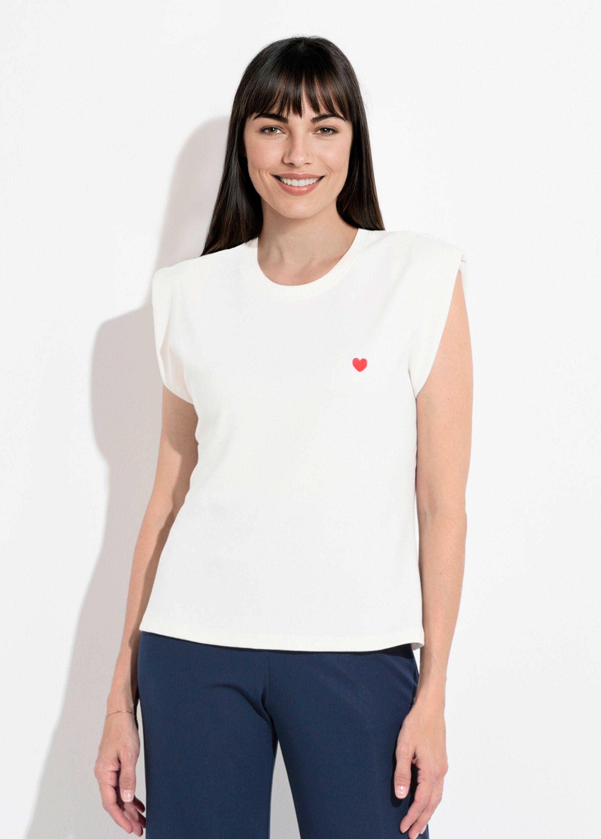 Camiseta_de_malla_elegante_con_bordado_de_corazón_Blanco,_Blanca_FA1_slim