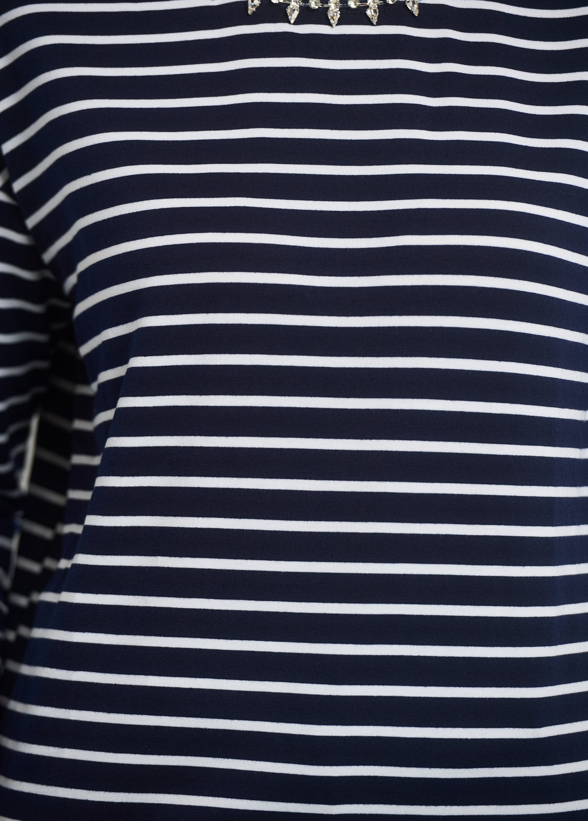 Camiseta_de_rayas_con_escote_de_strass_Rayas_azul_marino_DE3_slim