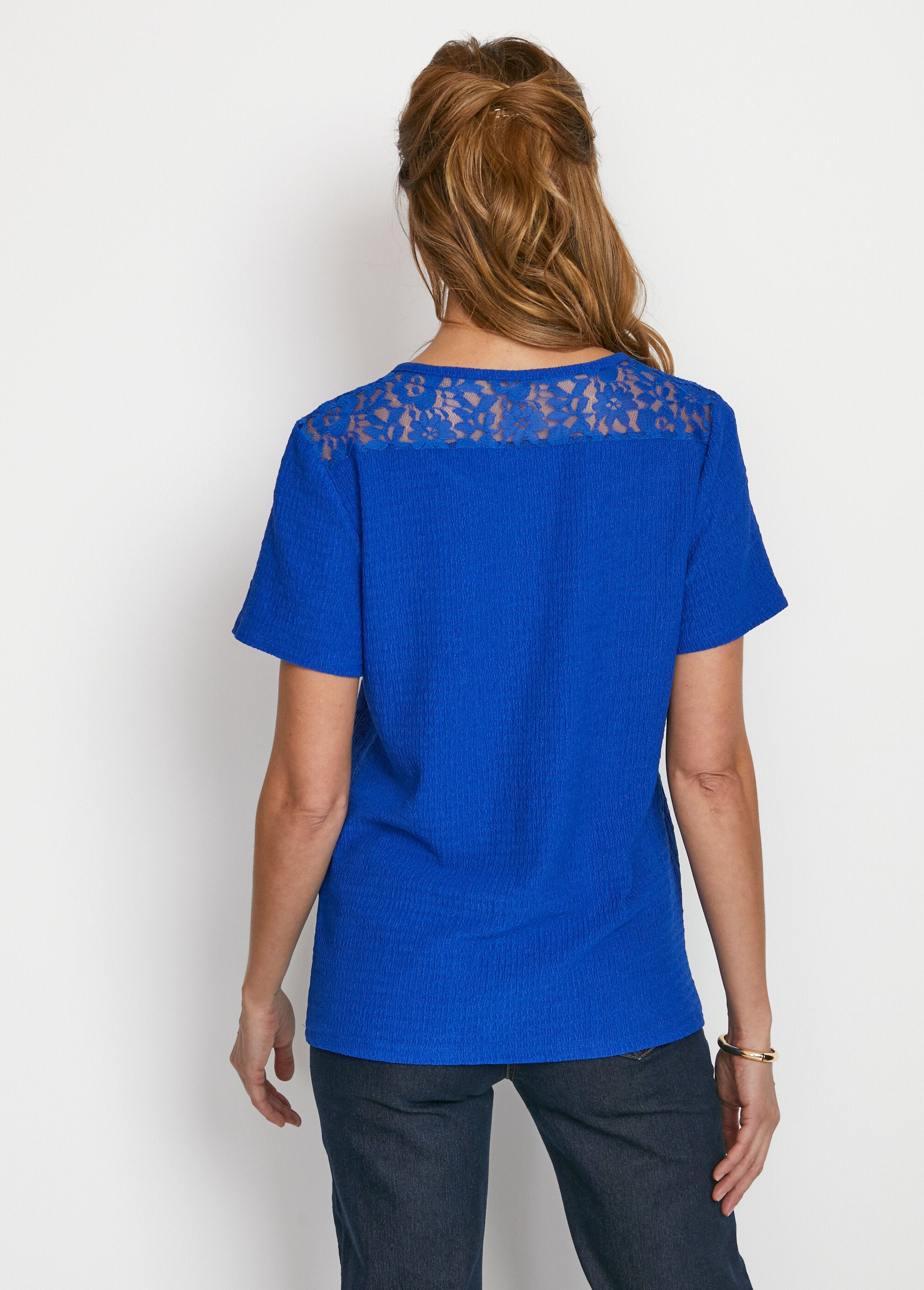 Camiseta_corta_de_encaje_Azul_cobalto_DO1_slim