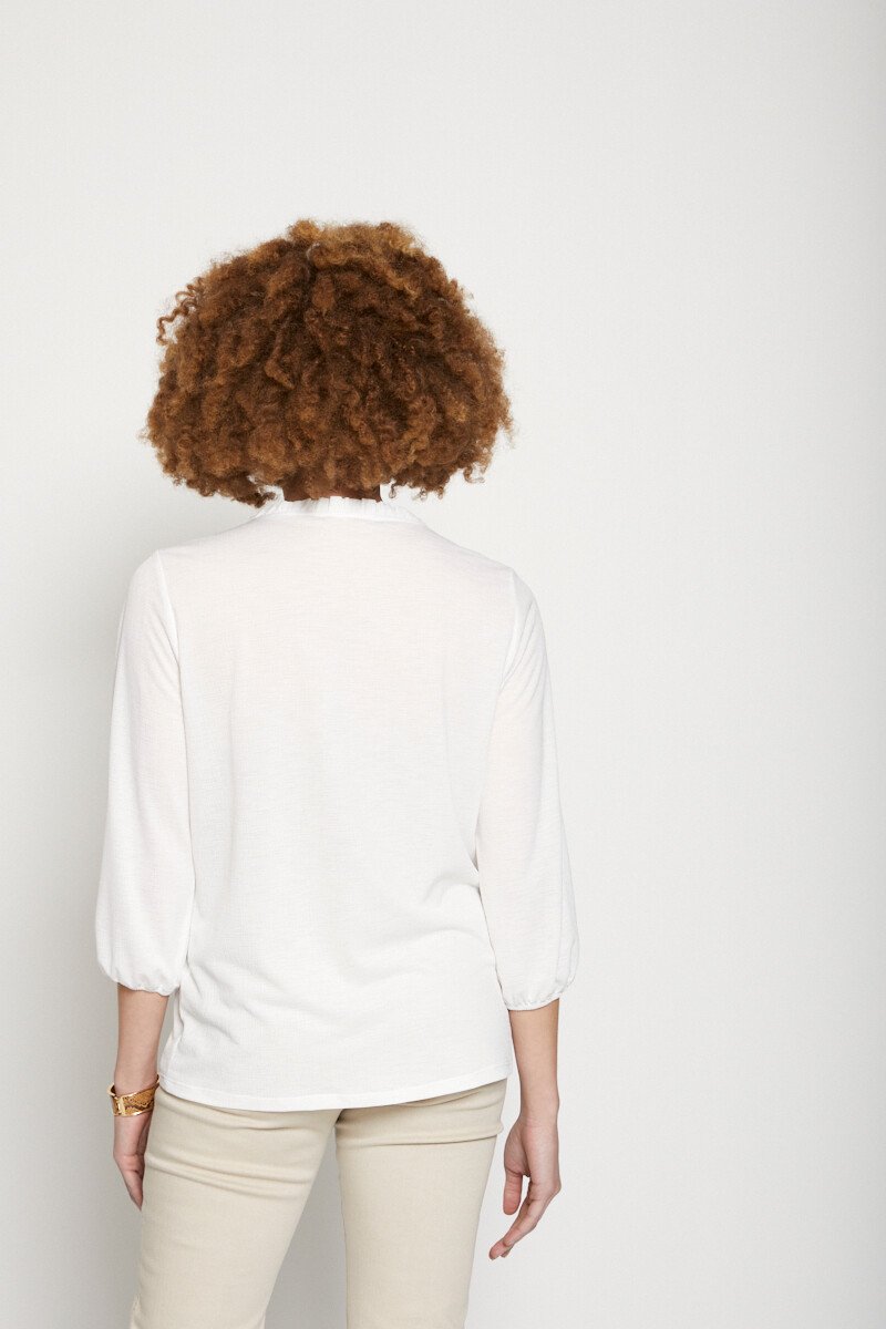 Camiseta_de_malla_con_relieve_estilo_blusa_Crudo_DO1_slim