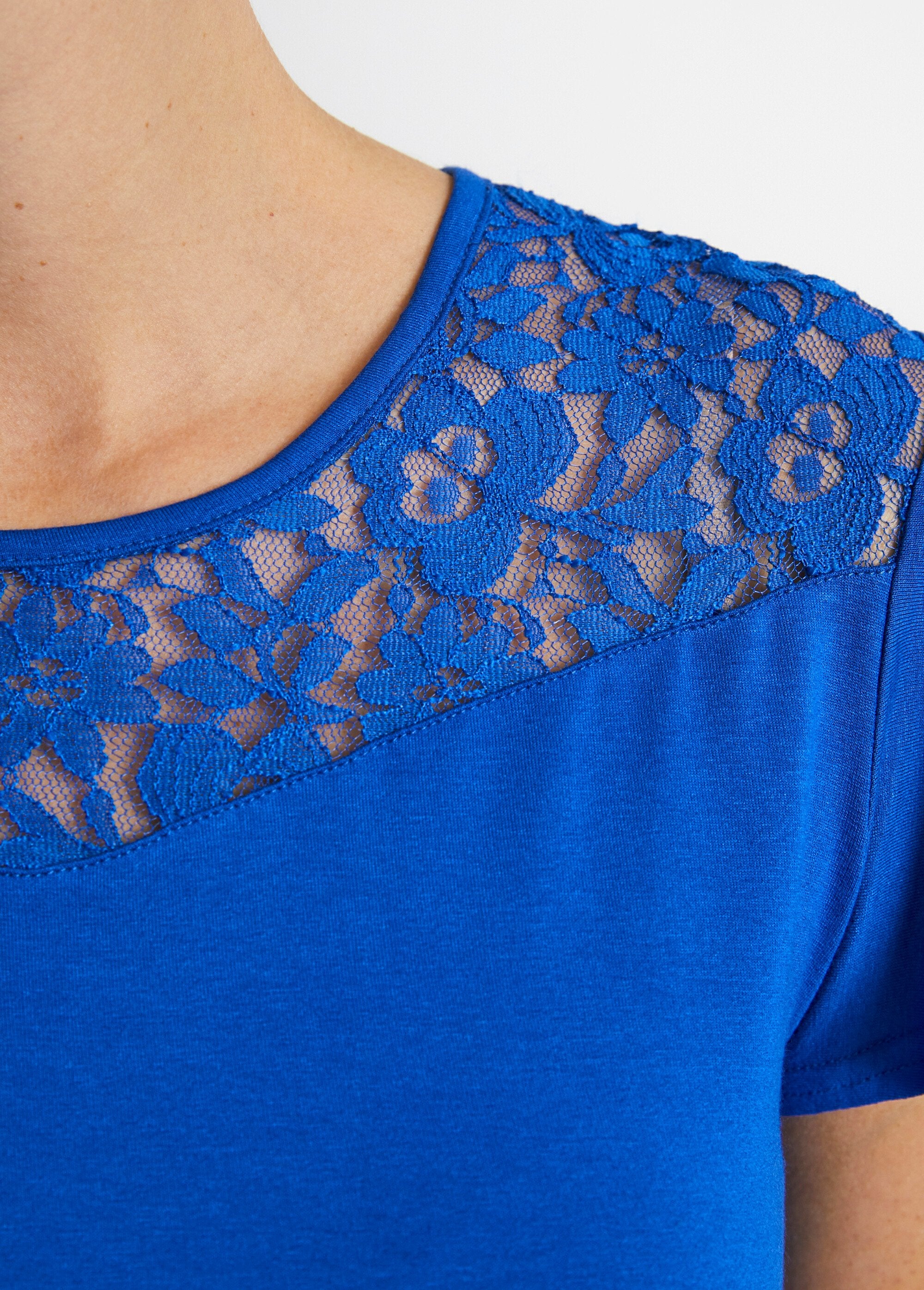 Camiseta_de_encaje_de_manga_corta_Azul_DE3_slim