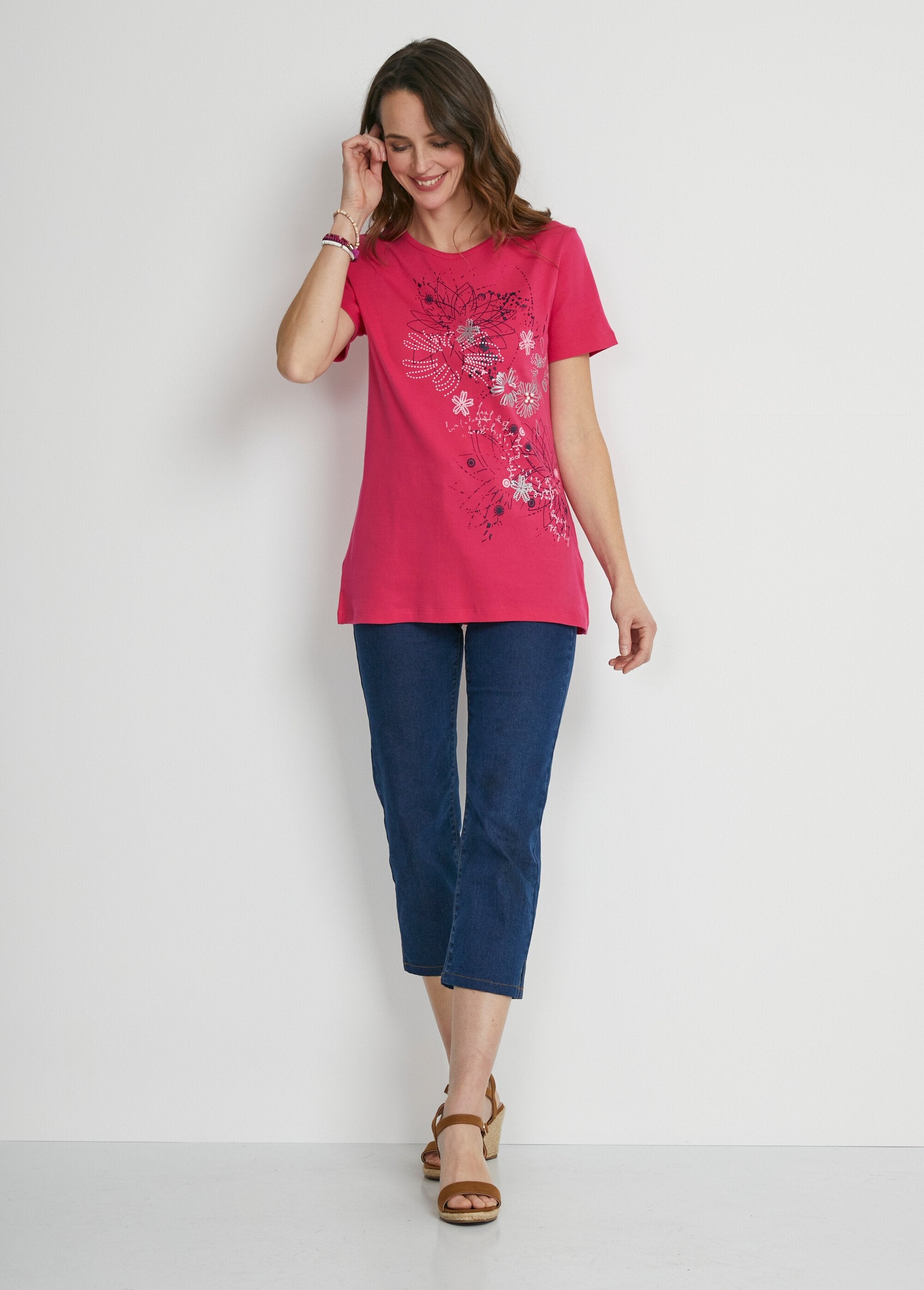 Camiseta_larga_de_estampado_floral_con_aberturas_laterales_Fucsia_SF1_slim