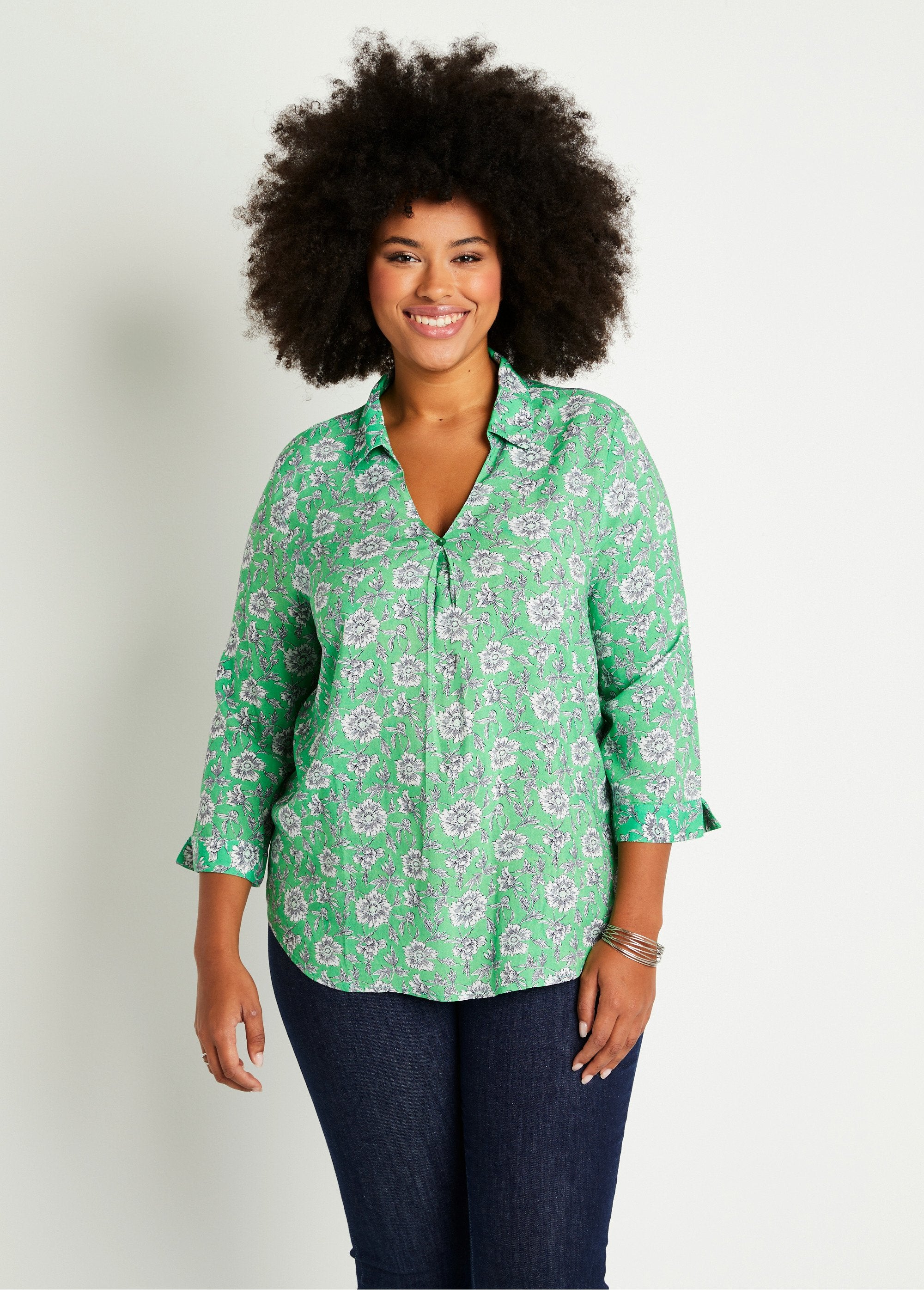 Túnica_larga_evasé_floral_verde_y_blanco_FA1_curvy