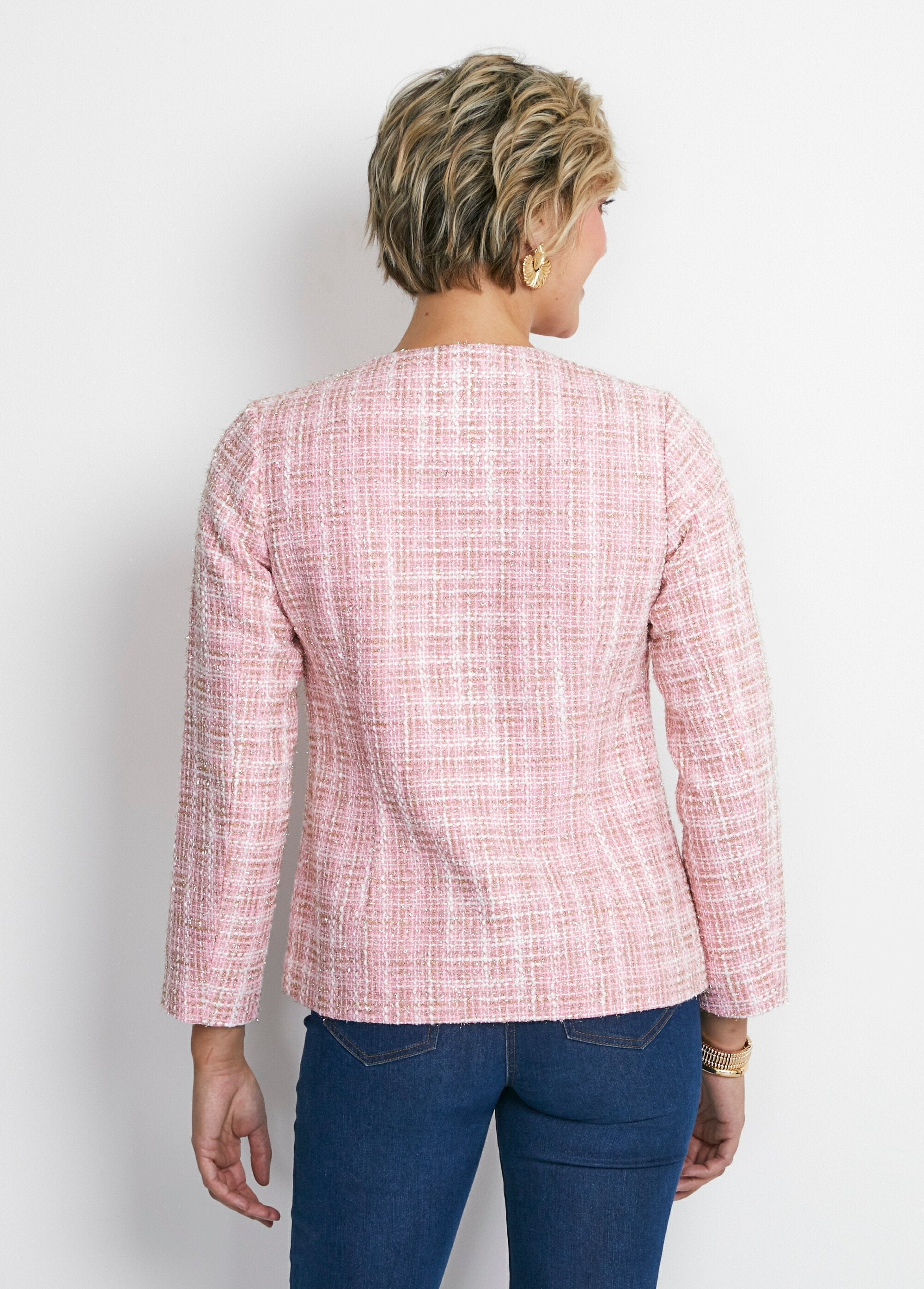 Chaqueta_corta_sin_cuello_en_tejido_efecto_tweed_rosa_y_oro_DO1_slim